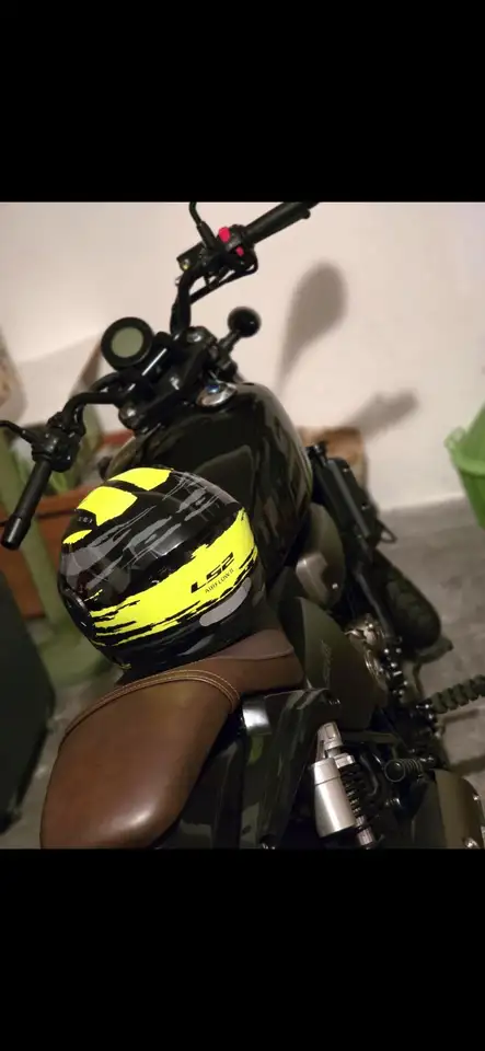 QJ Motor SRK 125 R
