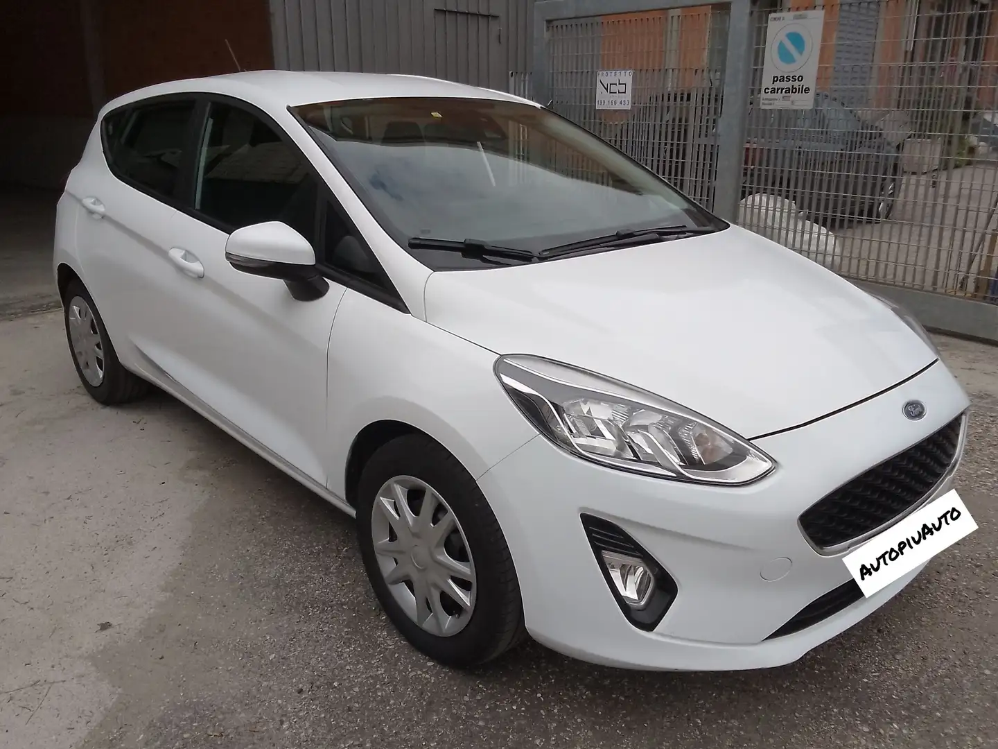 Ford Fiesta 5p 1.5 TDCI OK NEO Bianco - 1