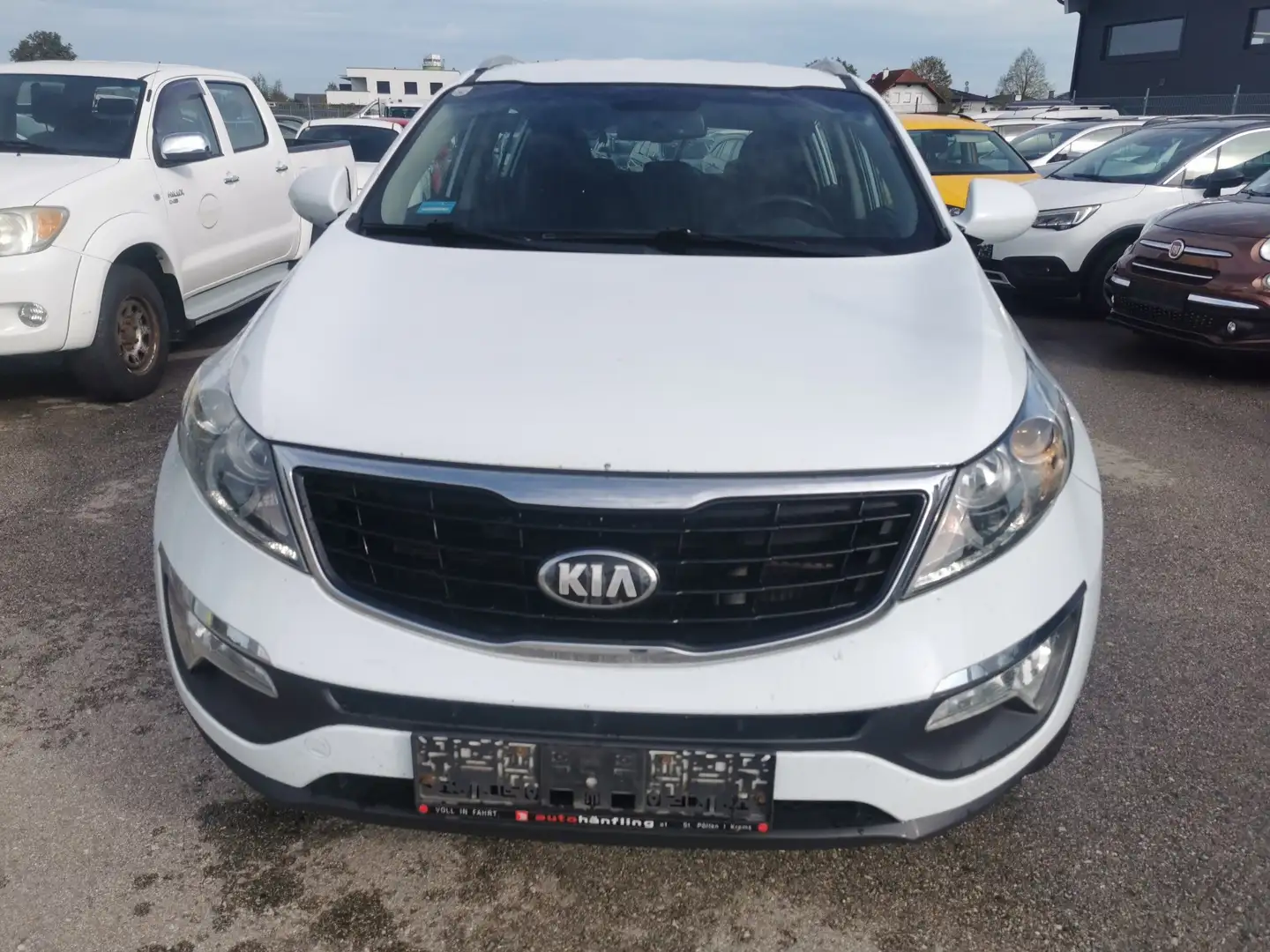 Kia Sportage Attract 2WD Weiß - 2