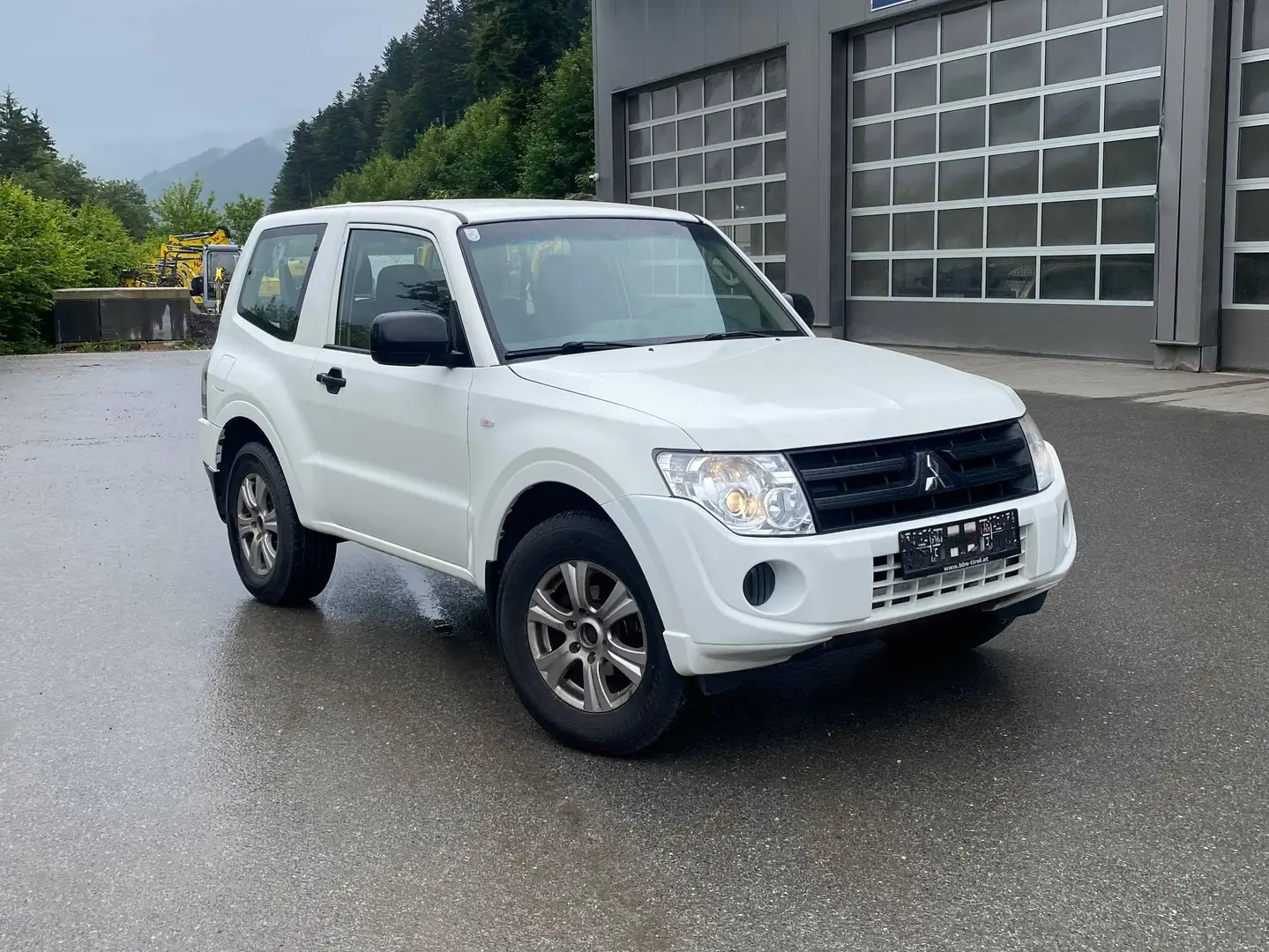 Mitsubishi Pajero Pajero Inform Austria Edition 3,2 DI-D TD Inform Austria Edition Weiß - 1