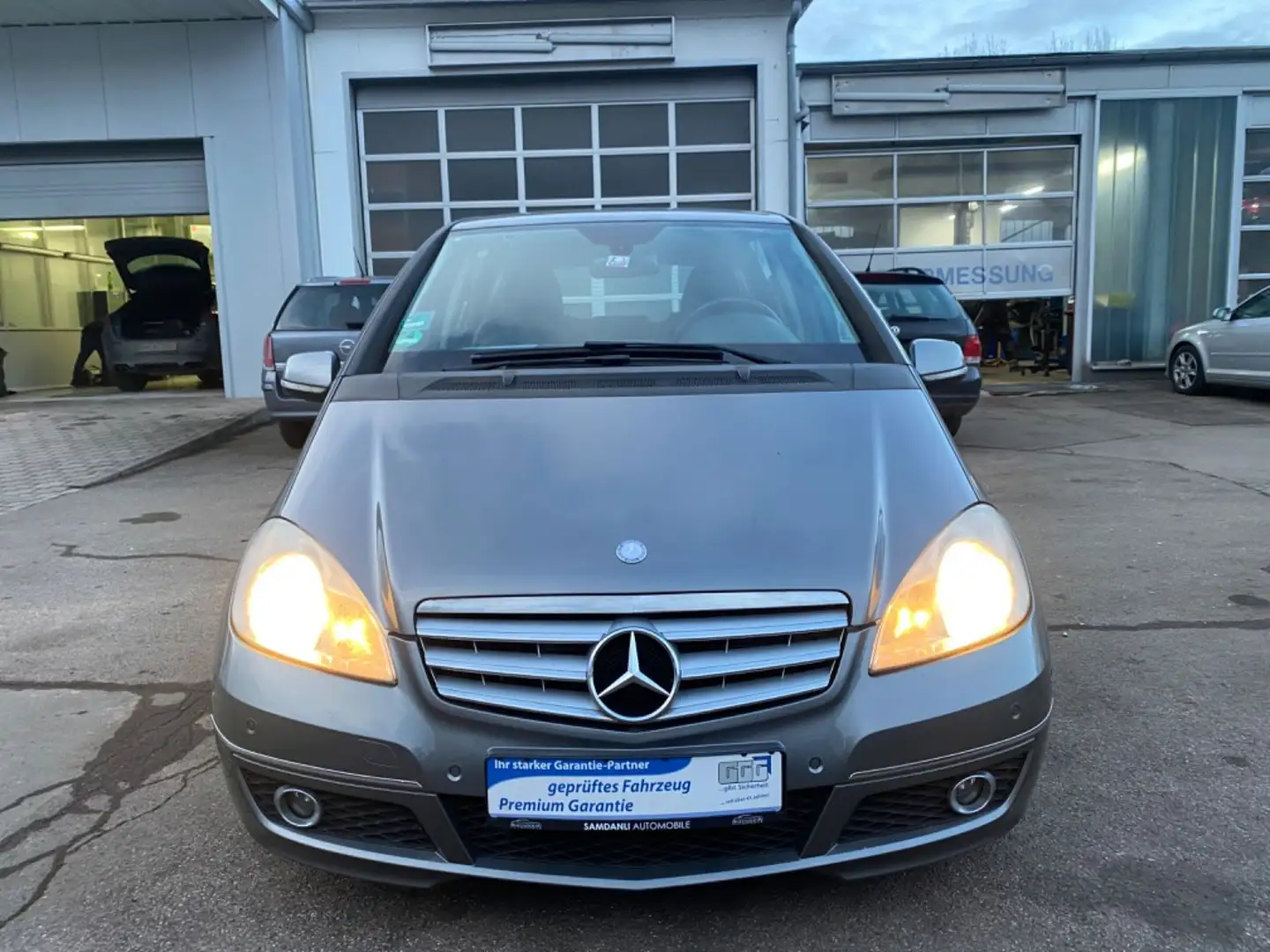 Mercedes-Benz A 180 CDI*AUTOMATIK*SITZH.*PDC*2.HAND*GEPFLEGT Grau - 2