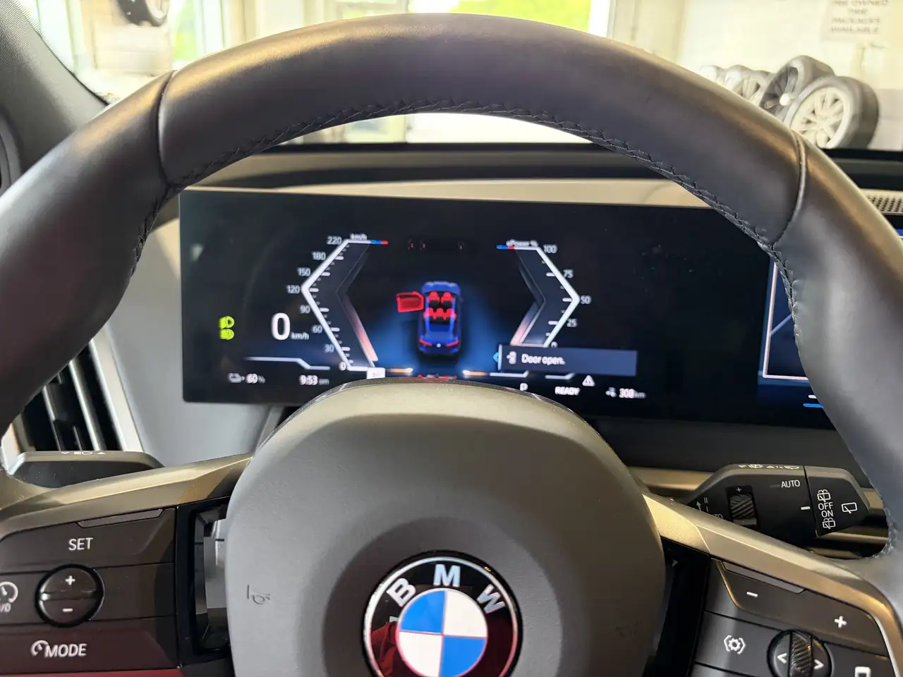 BMW iX снимка BMW iX