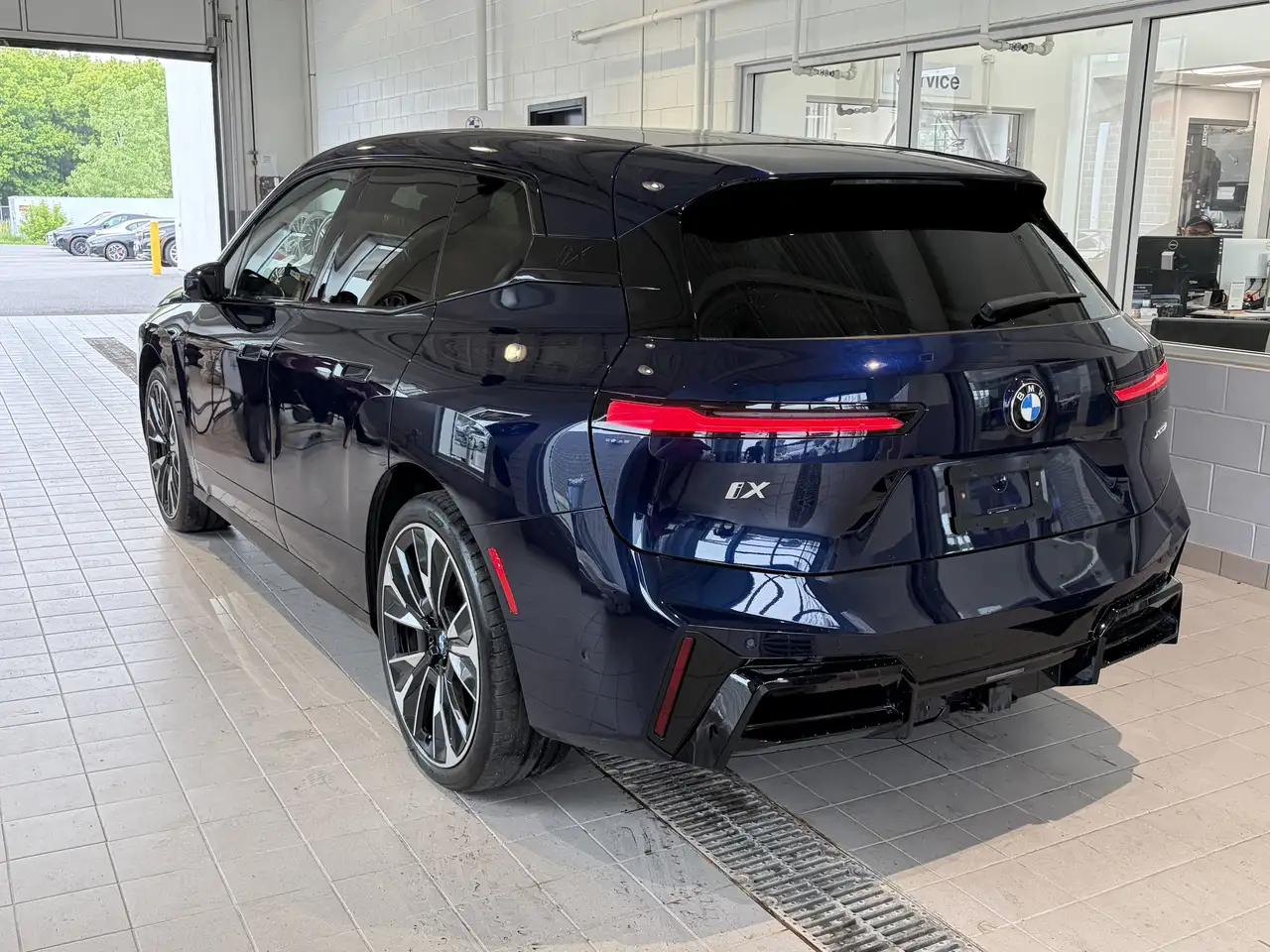 BMW iX снимка BMW iX
