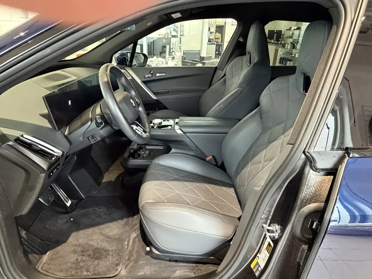BMW iX снимка BMW iX