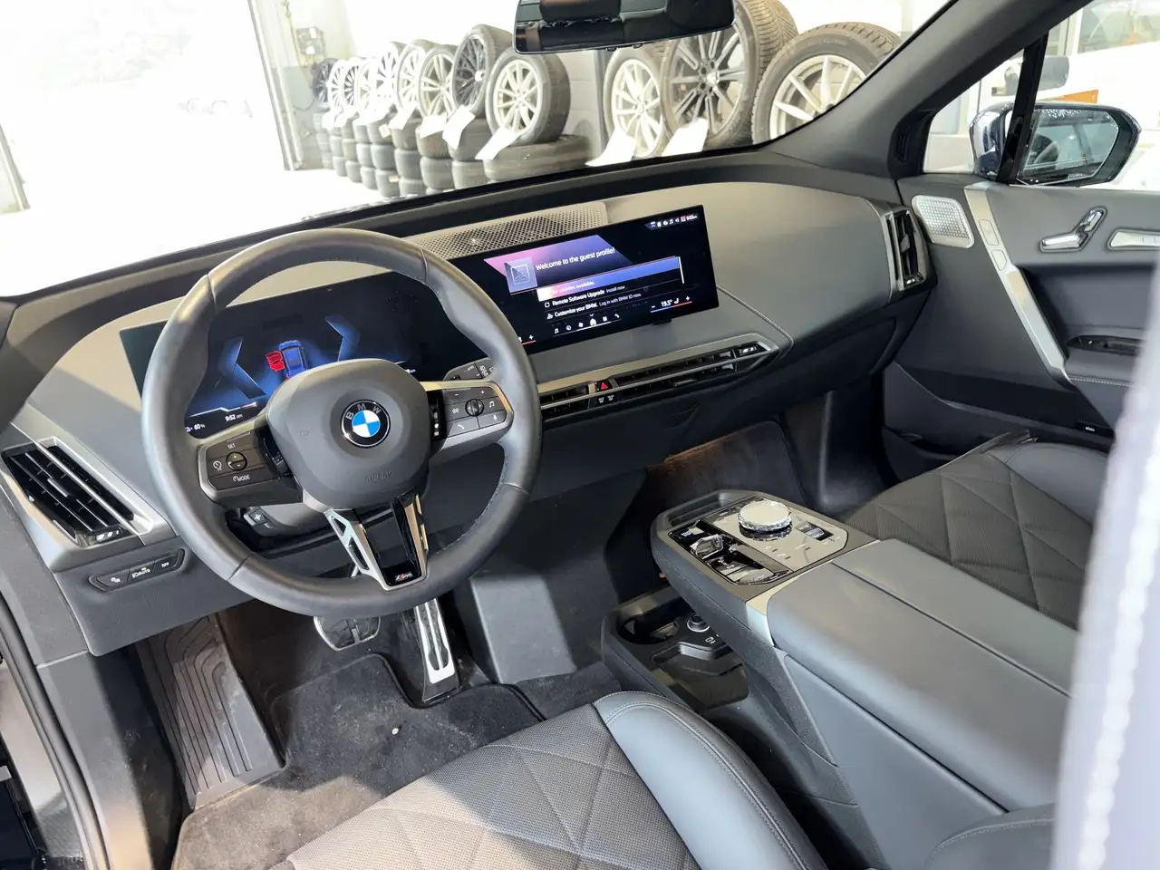 BMW iX снимка BMW iX