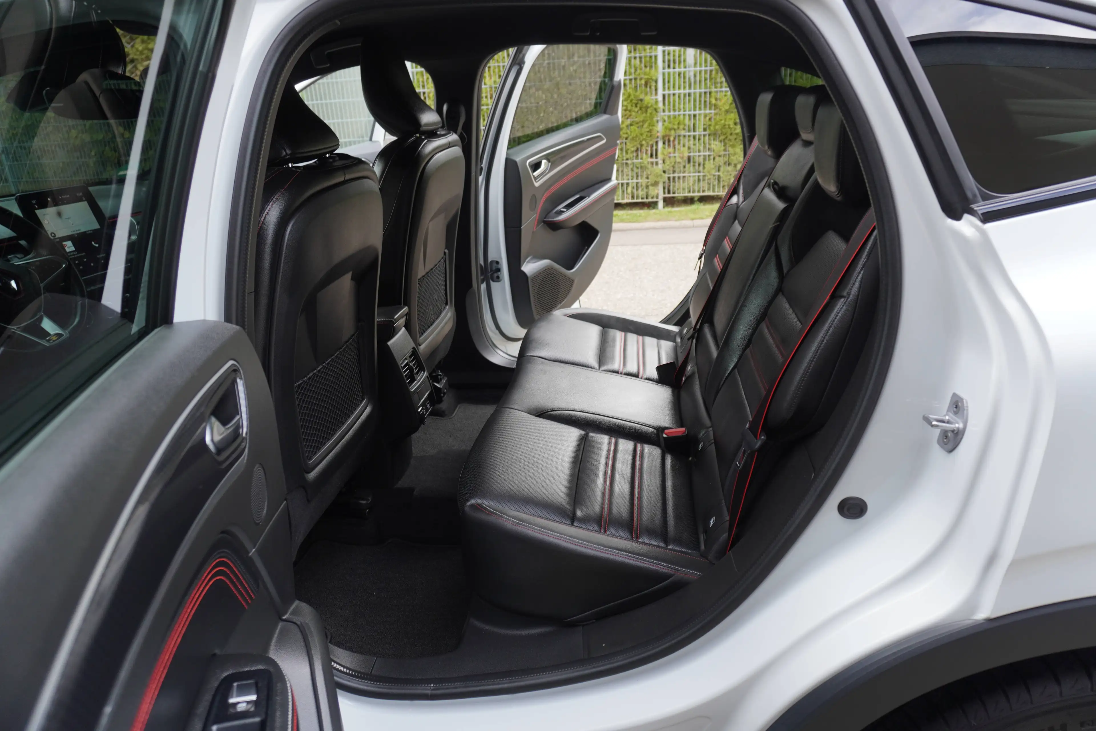 Renault Arkana R.S. Line 1.3 TCe EDC LEDER+NAVI+KAMERA+AHK+ALU+24.Tkm — photo 15