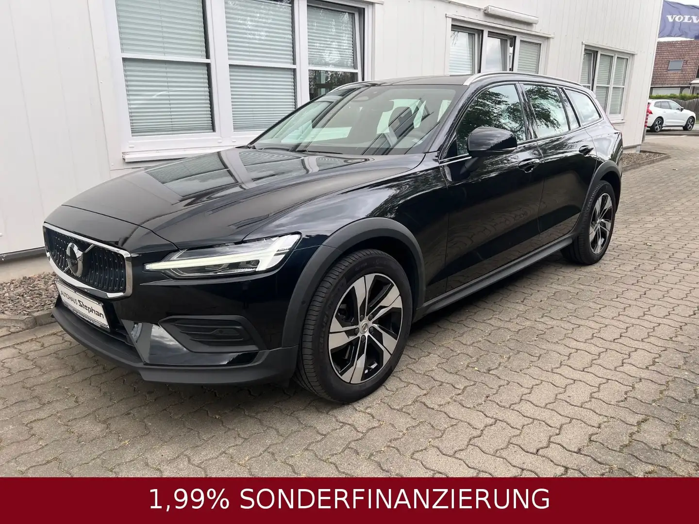 Volvo V60 Cross Country B4 Diesel AWD Plus GARANTIE Schwarz - 1