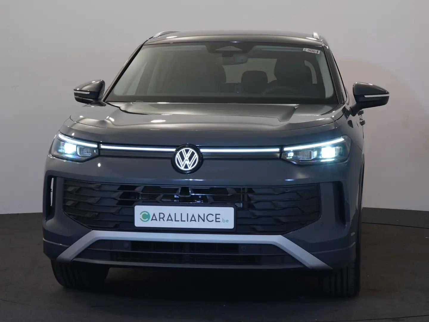 Volkswagen Tayron LIFE 1.5eTSI|DSG|7pl.|LED+|Cam|ParkAssistPro|JA19" Gris - 2