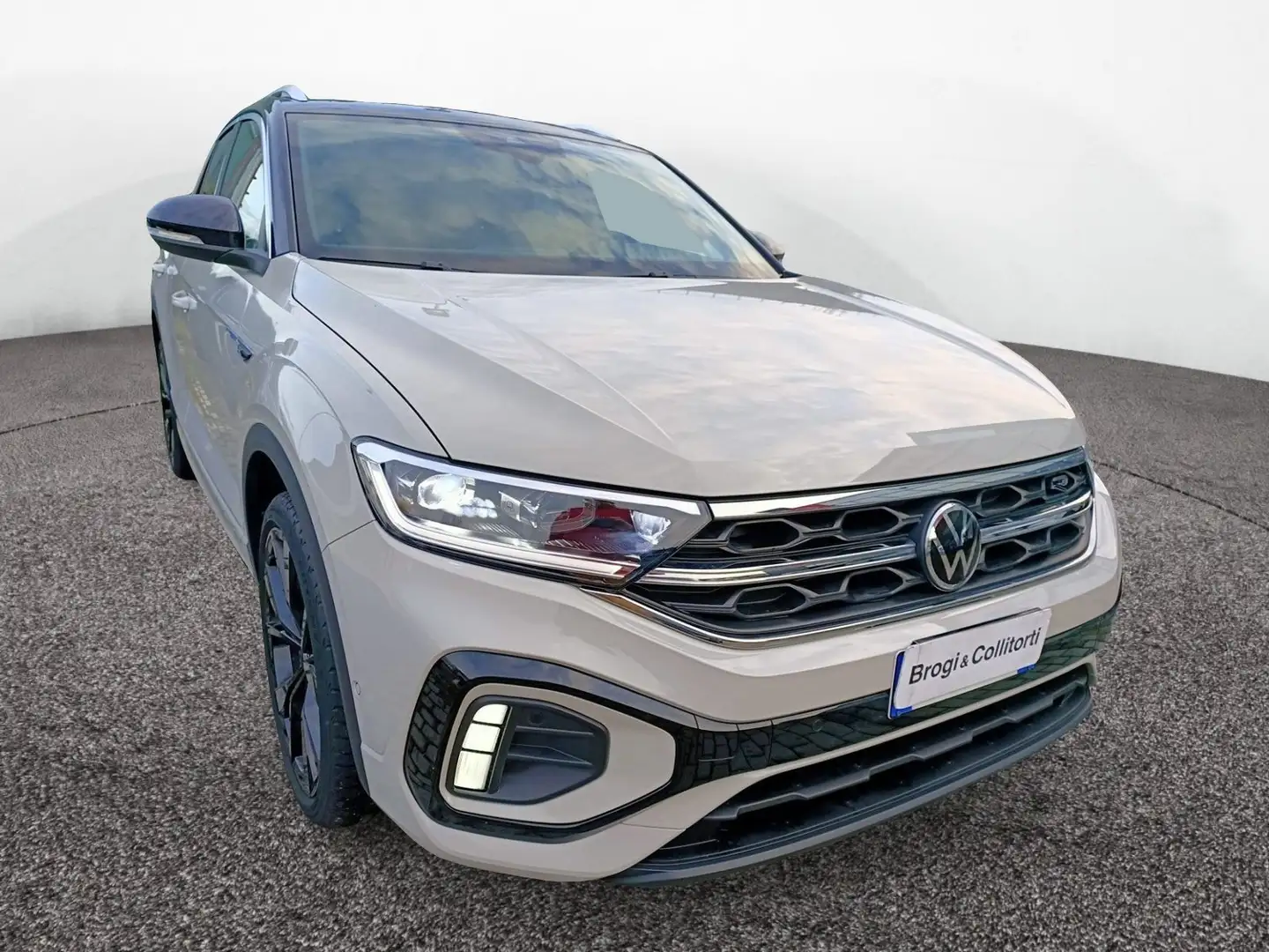 Volkswagen T-Roc 2022 1.0 TSI 110cv R Line Beige - 1