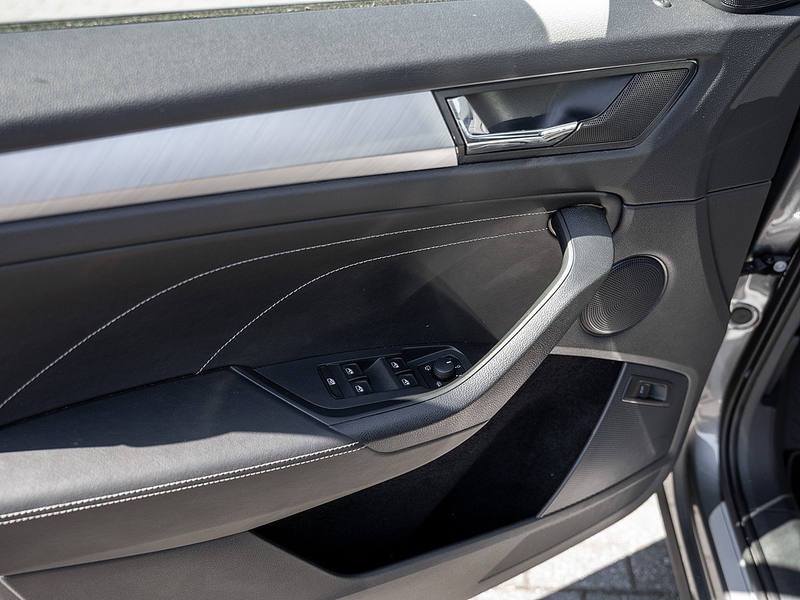 Skoda Kodiaq 2.0 TDI Ambition AHK KAM SHZ LED PDC — photo 13