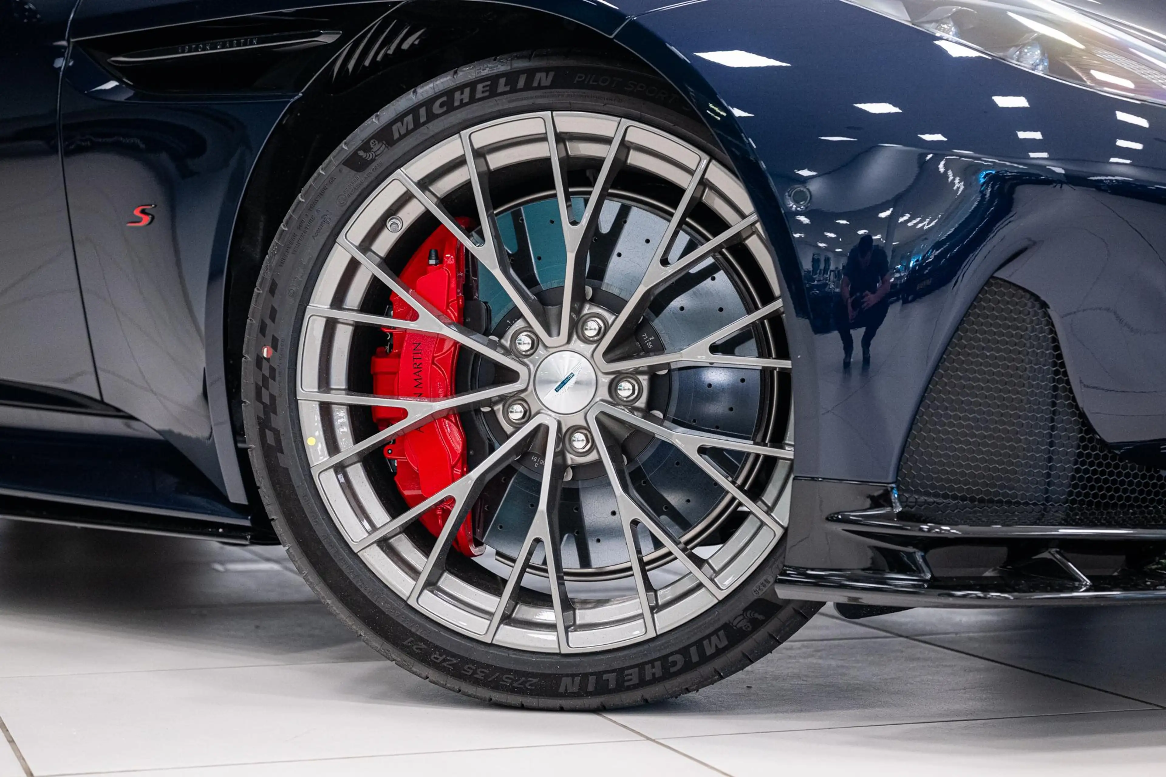 Aston Martin DB12 S Volante NEW 2026 * — photo 11