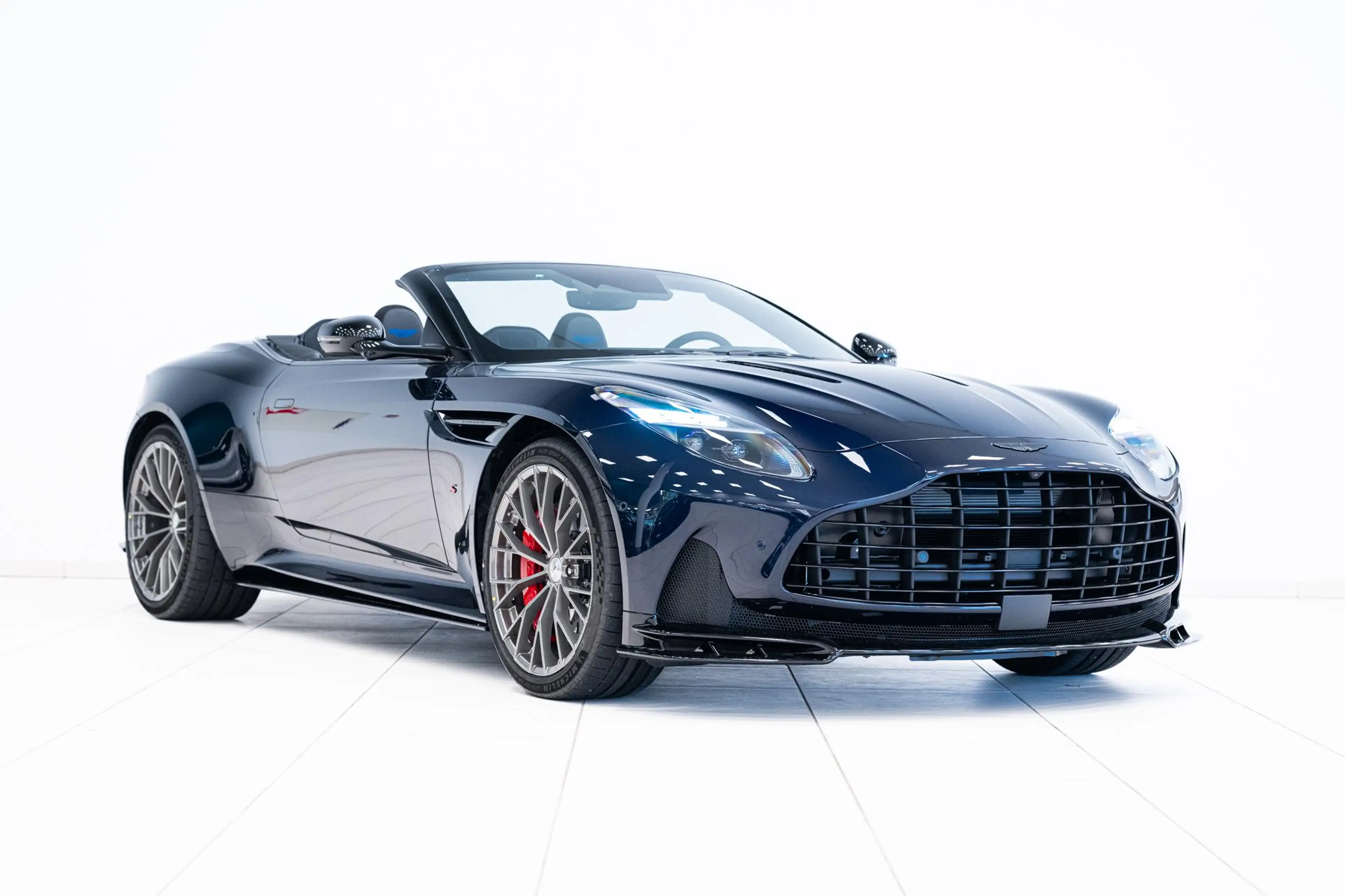 Aston Martin DB12 S Volante NEW 2026 * — photo 13