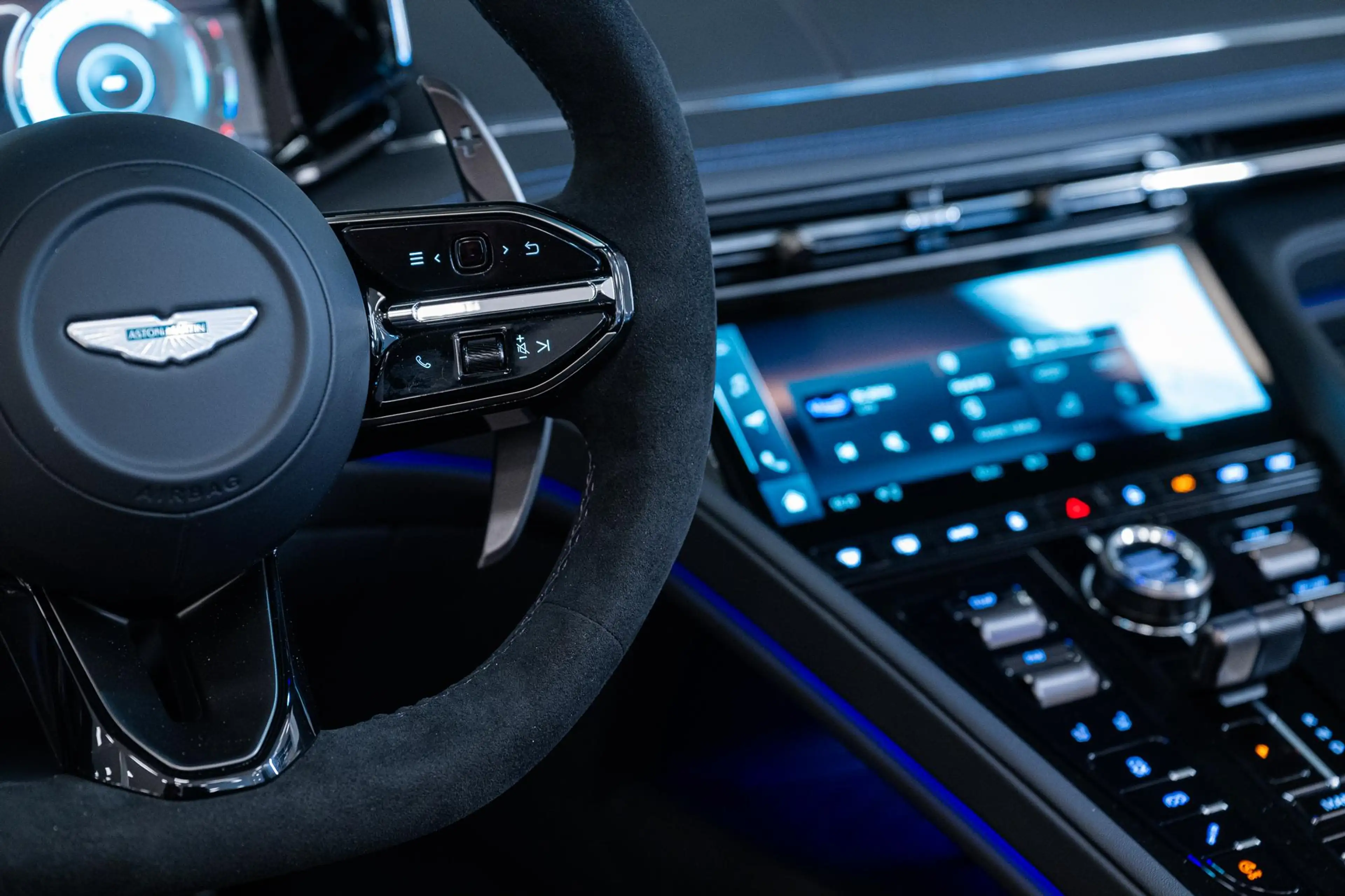 Aston Martin DB12 S Volante NEW 2026 * — photo 7