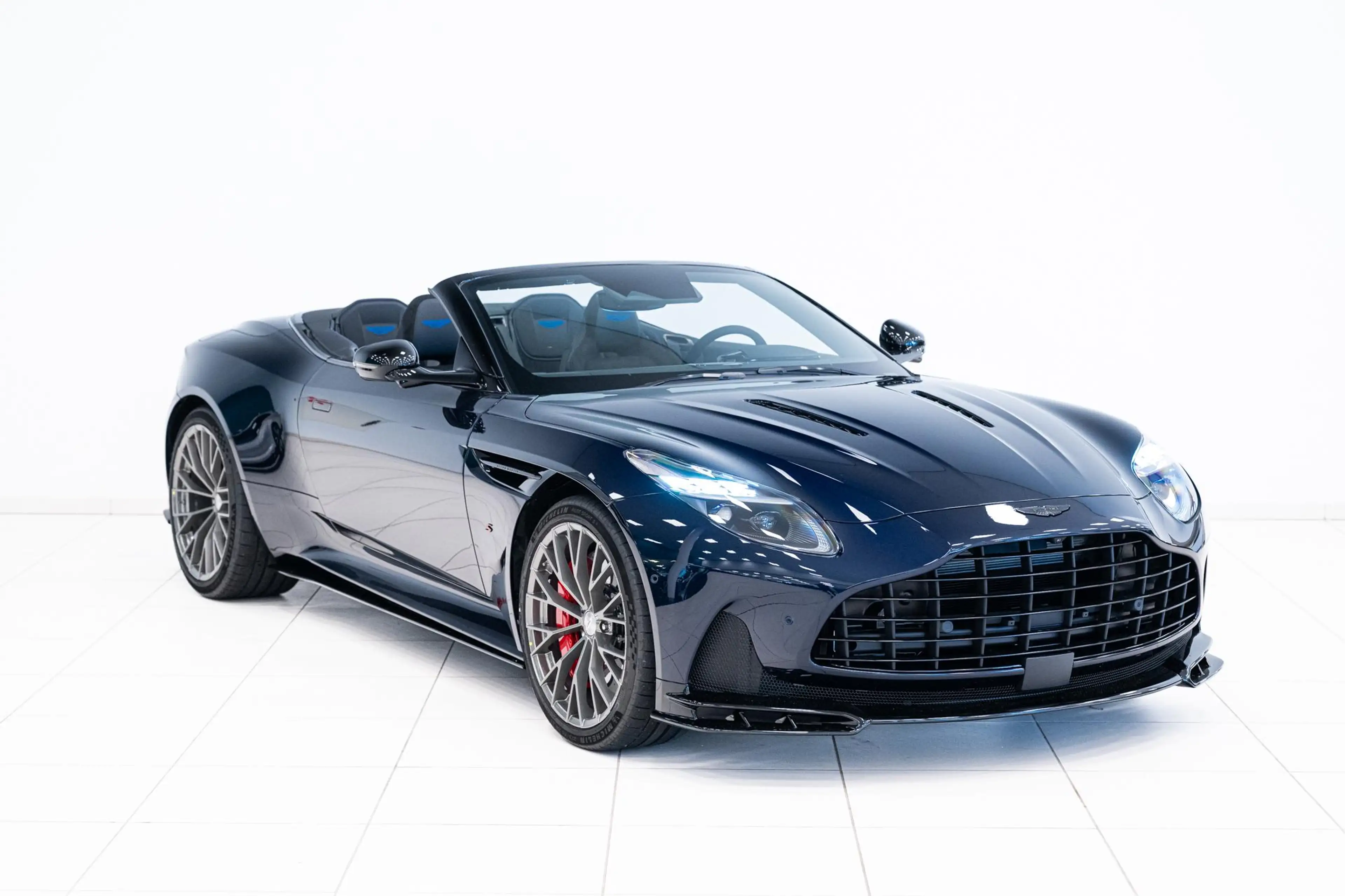 Aston Martin DB12 S Volante NEW 2026 * — photo 2