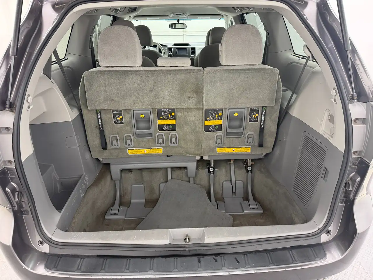 Toyota Sienna photo Toyota Sienna