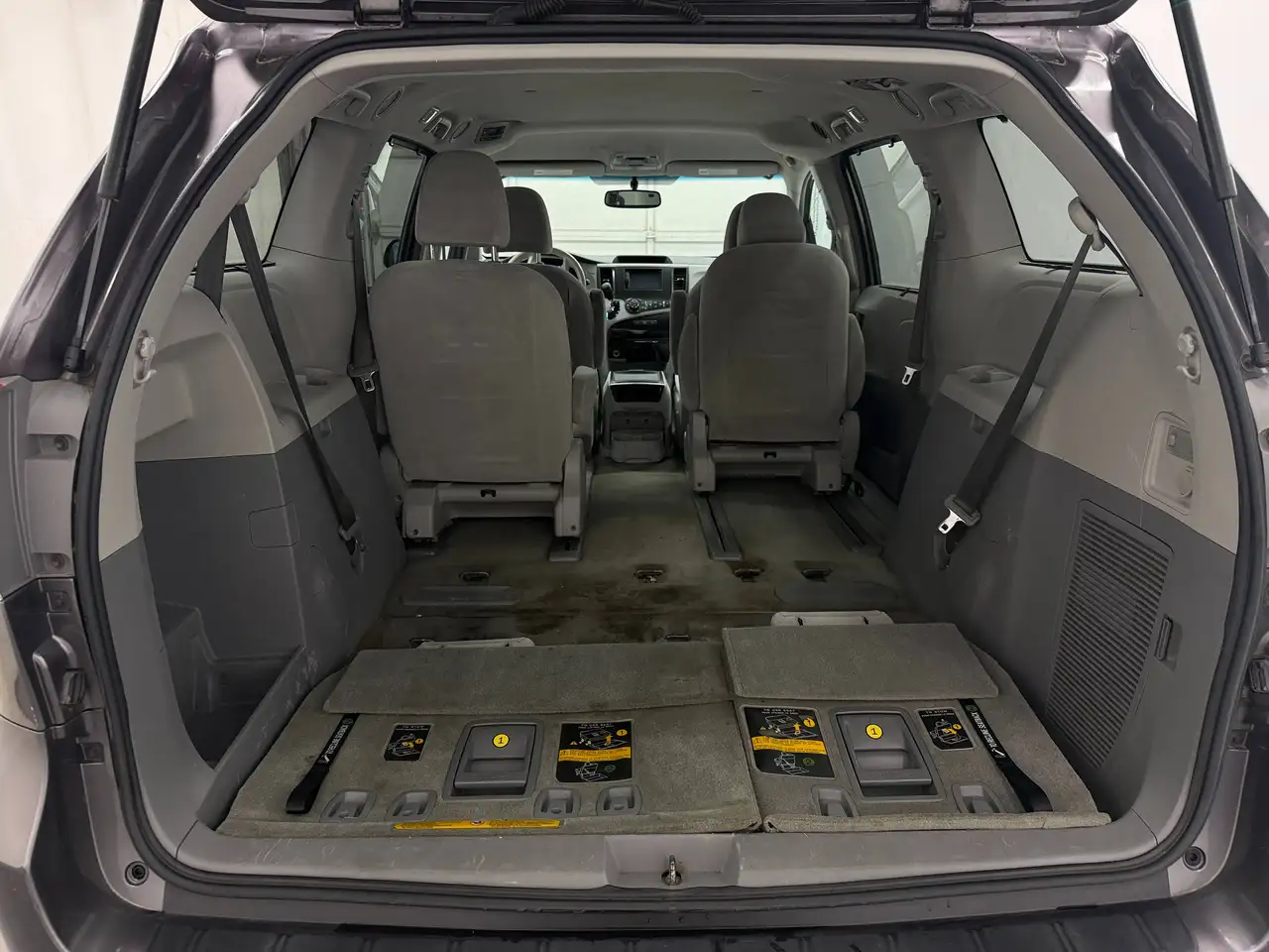 Toyota Sienna photo Toyota Sienna