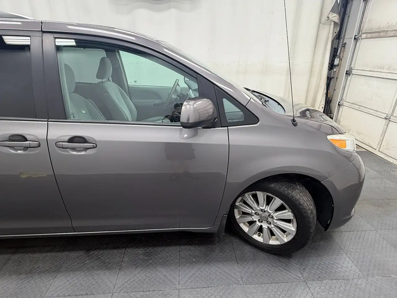 Toyota Sienna photo Toyota Sienna