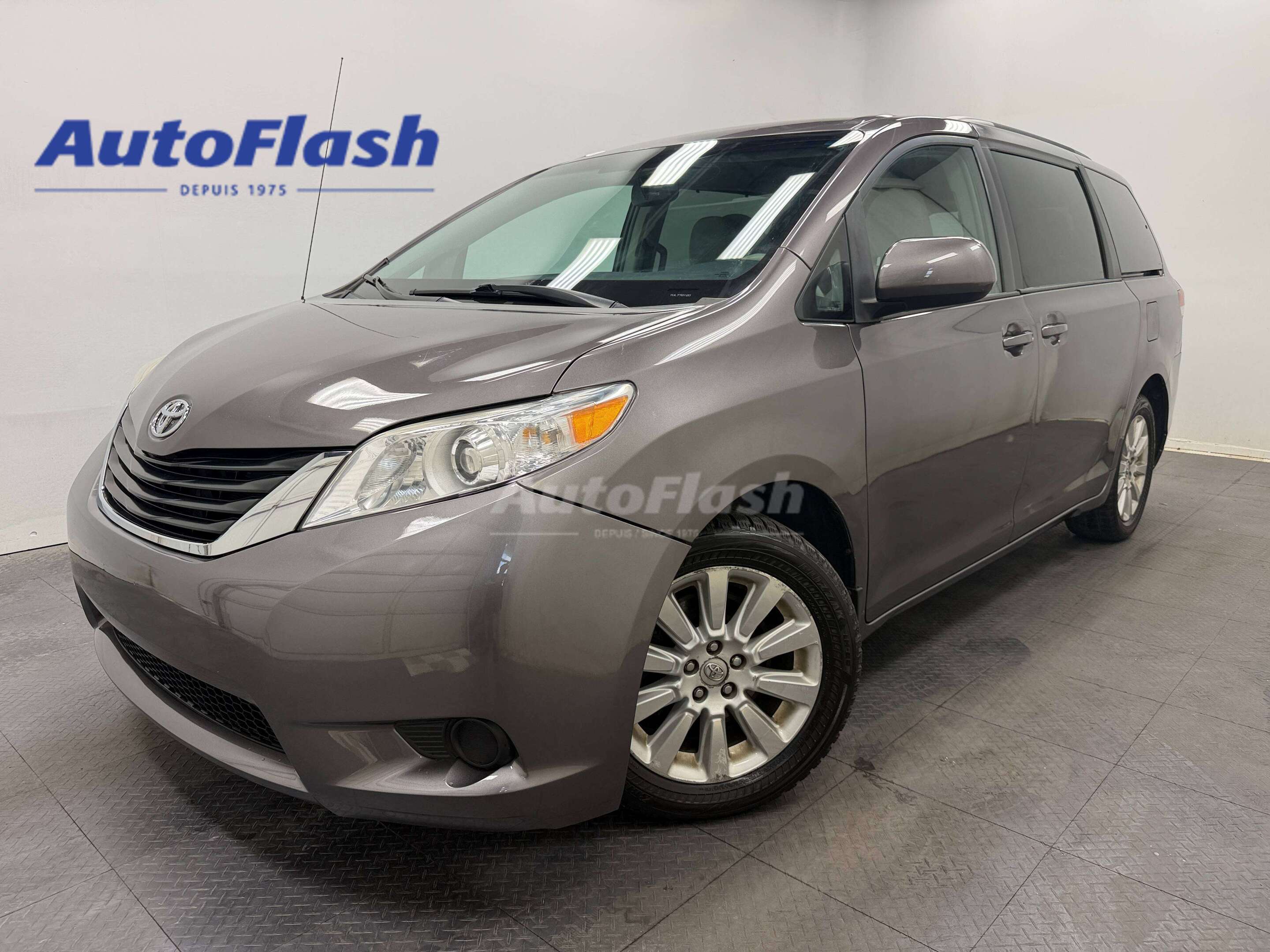 2013 Toyota Sienna LE