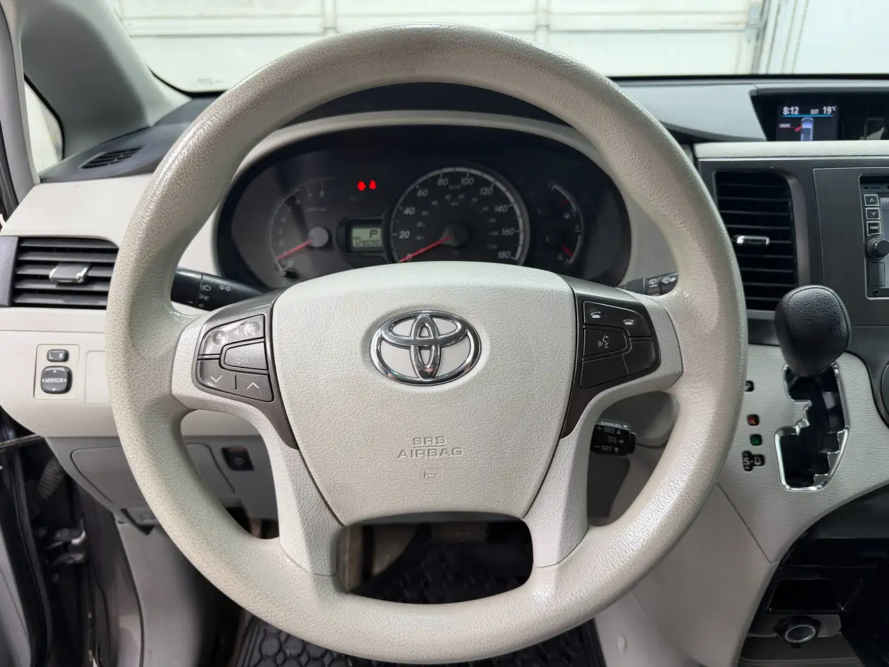 Toyota Sienna photo Toyota Sienna