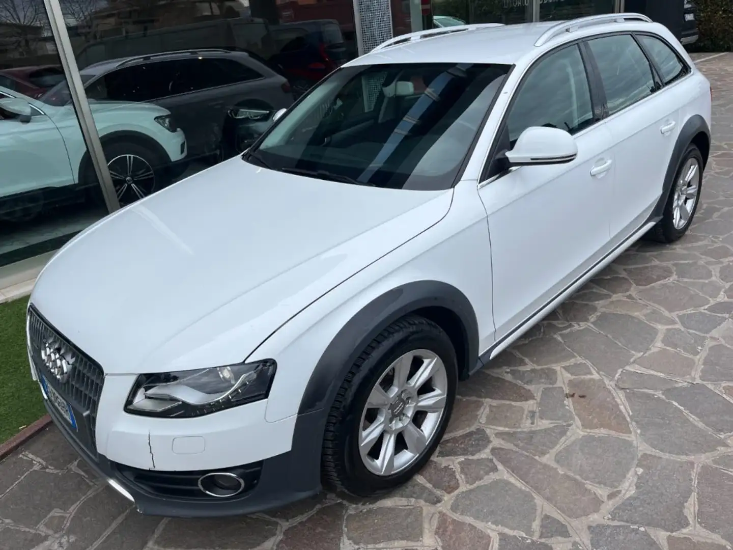 Audi A4 allroad 2.0 TDI 143CV ADVANCED Blanc - 1