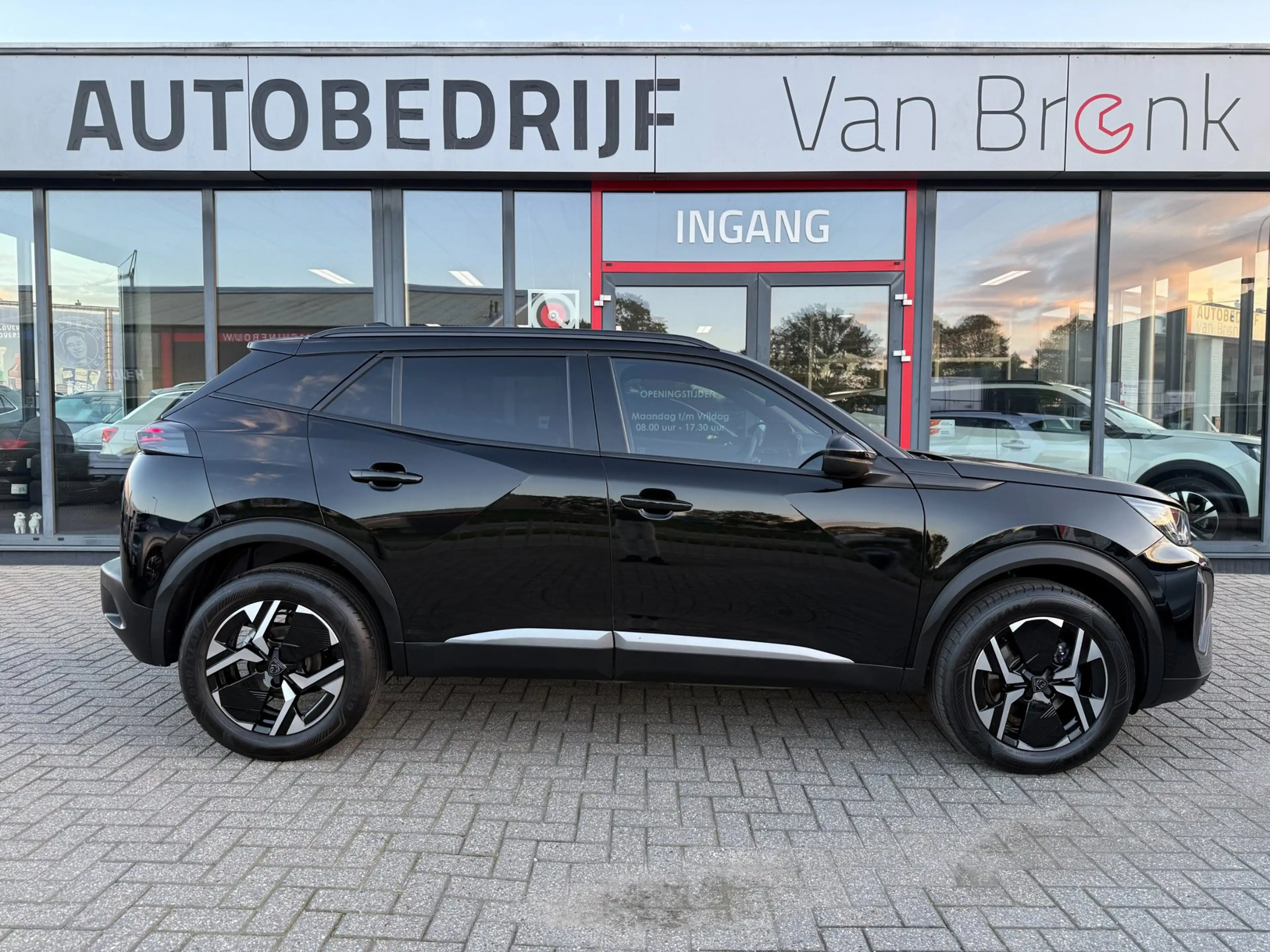 Peugeot 2008 1.2 Hybrid 145PK Allure | Carplay | Rijstrooksenso — photo 4
