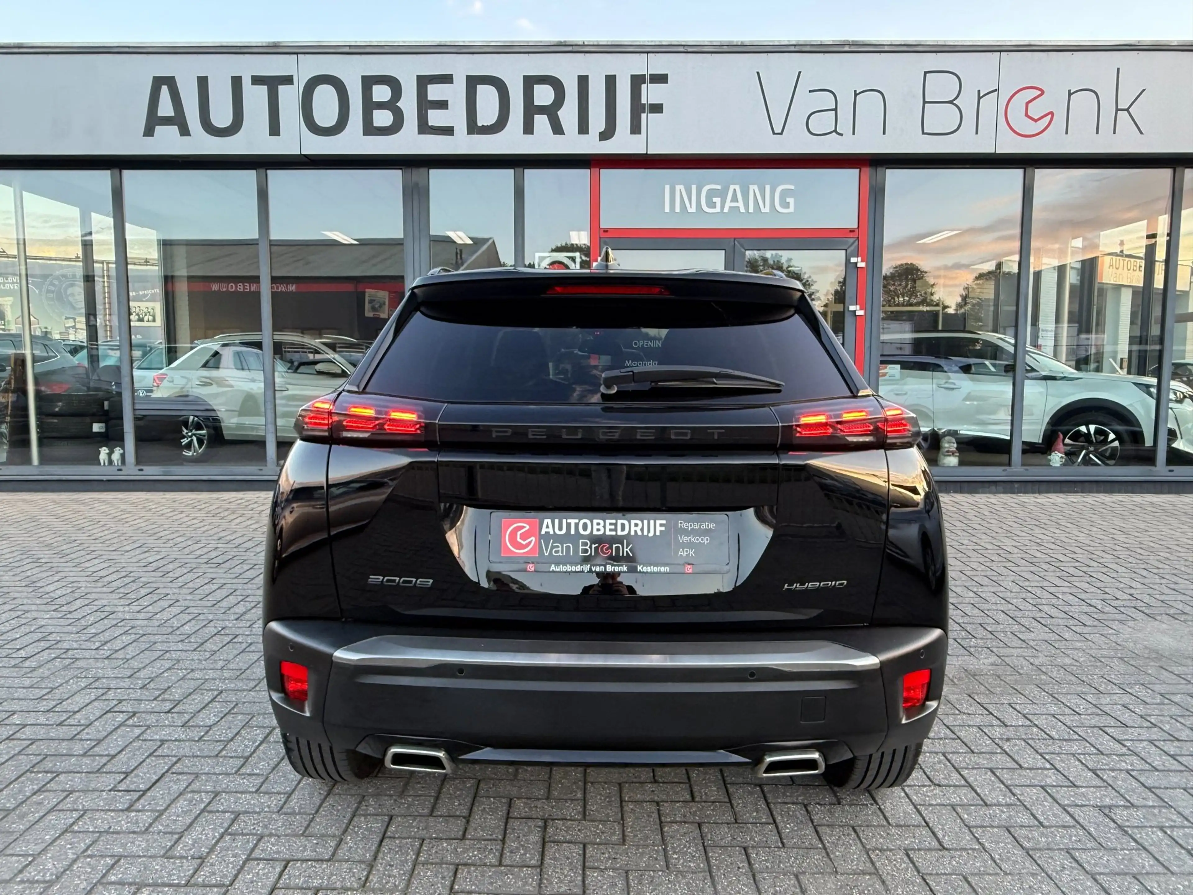 Peugeot 2008 1.2 Hybrid 145PK Allure | Carplay | Rijstrooksenso — photo 7