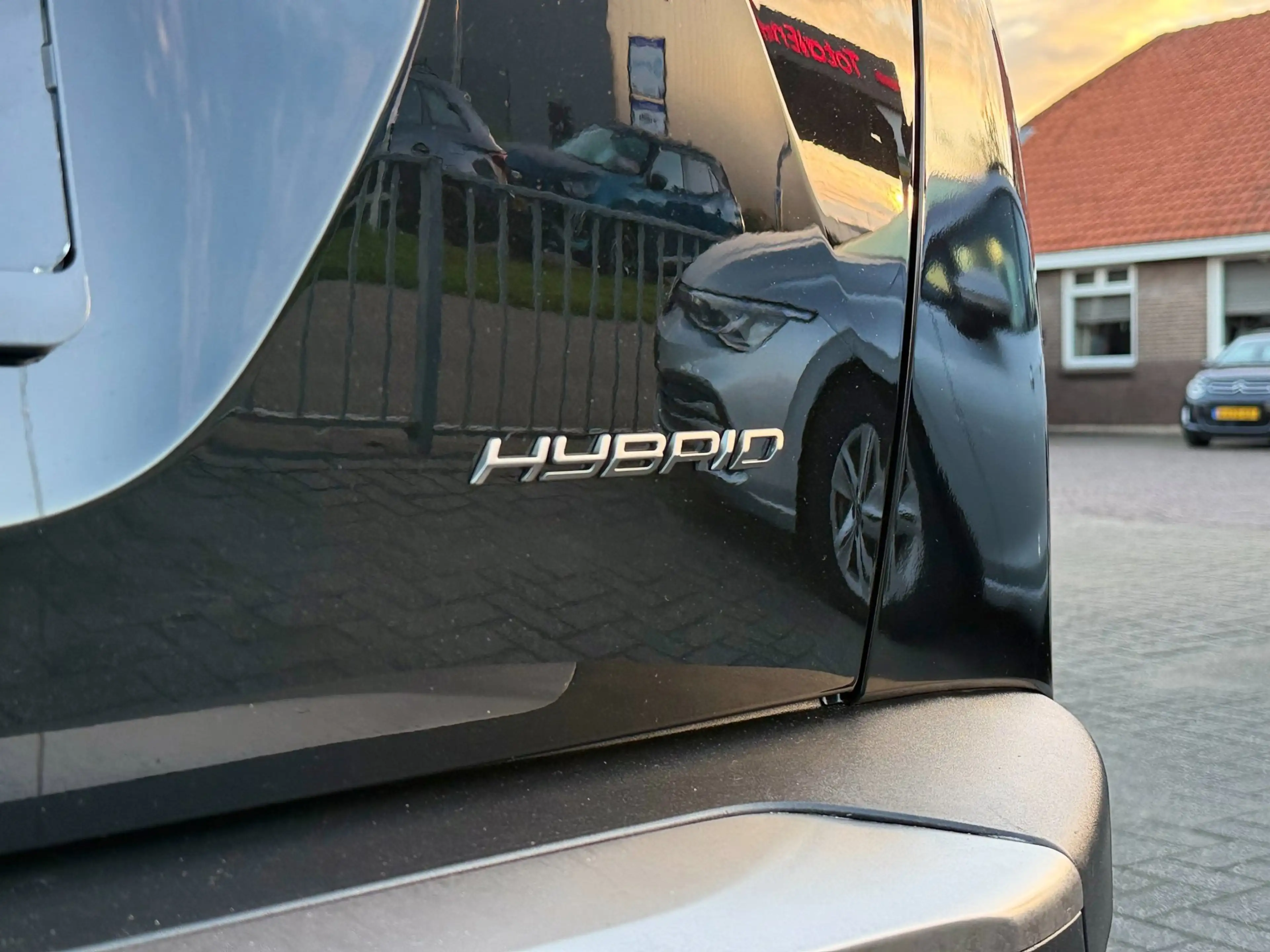 Peugeot 2008 1.2 Hybrid 145PK Allure | Carplay | Rijstrooksenso — photo 29