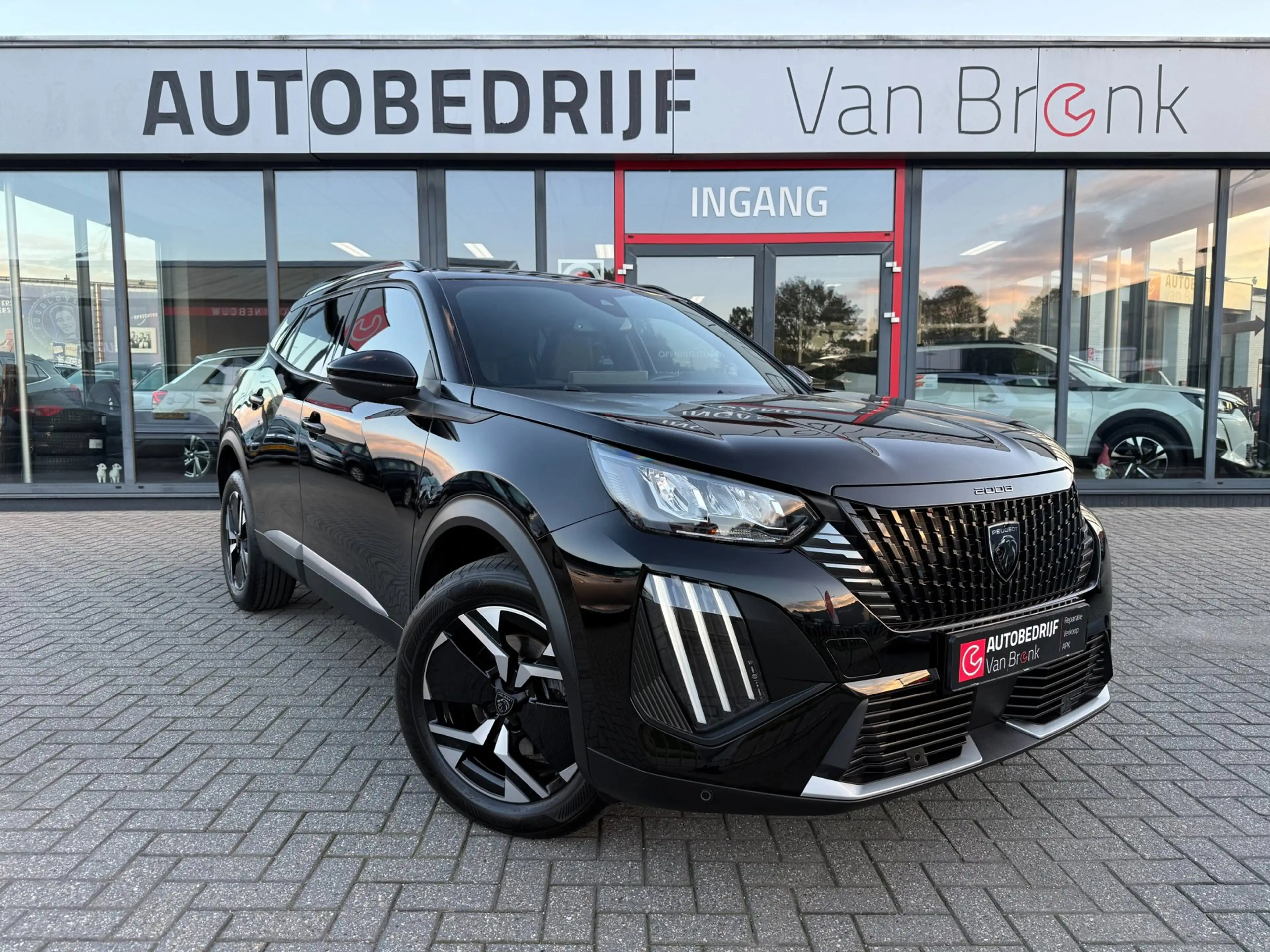 Peugeot 2008 1.2 Hybrid 145PK Allure | Carplay | Rijstrooksenso — photo 5