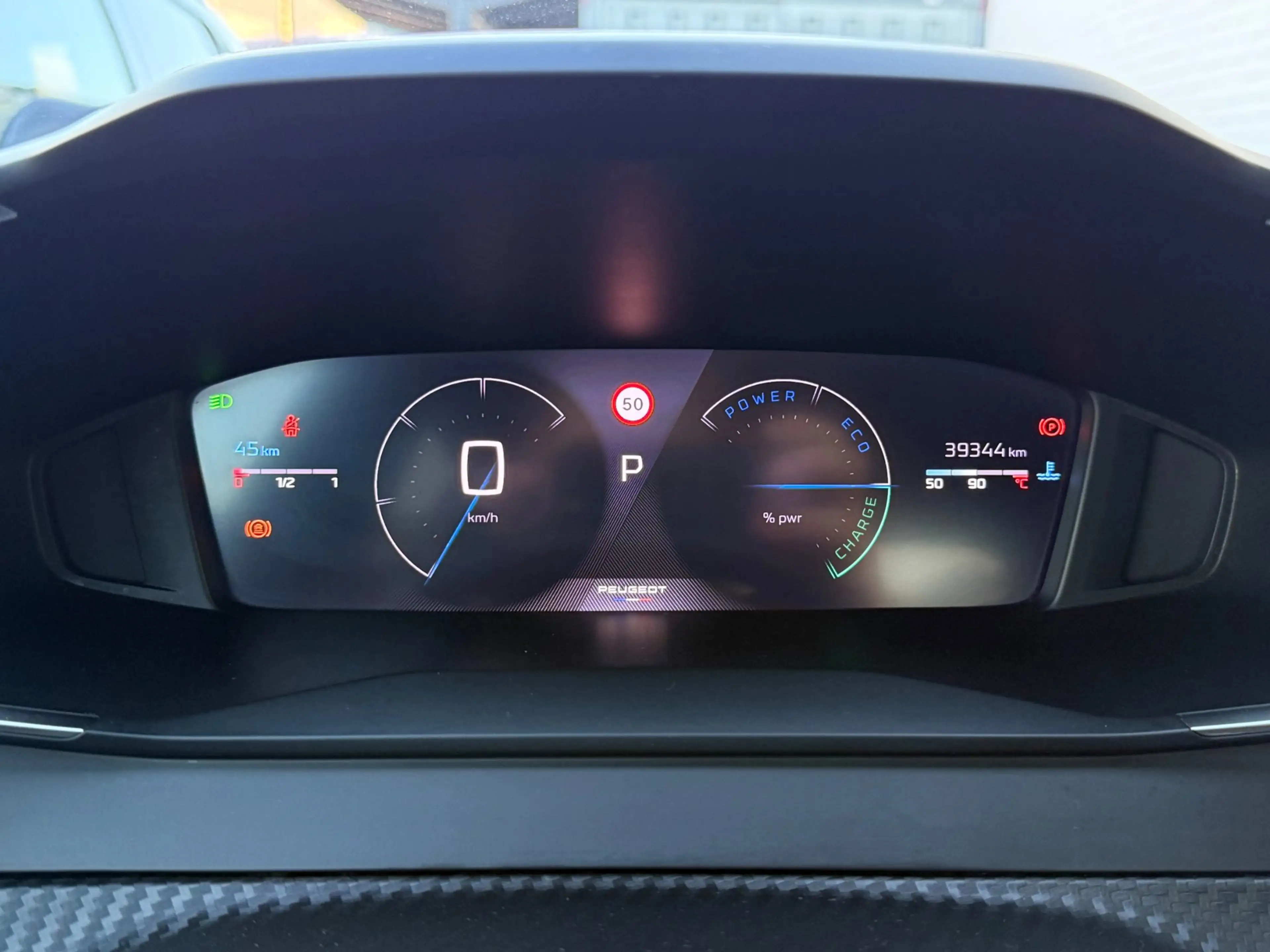 Peugeot 2008 1.2 Hybrid 145PK Allure | Carplay | Rijstrooksenso — photo 12