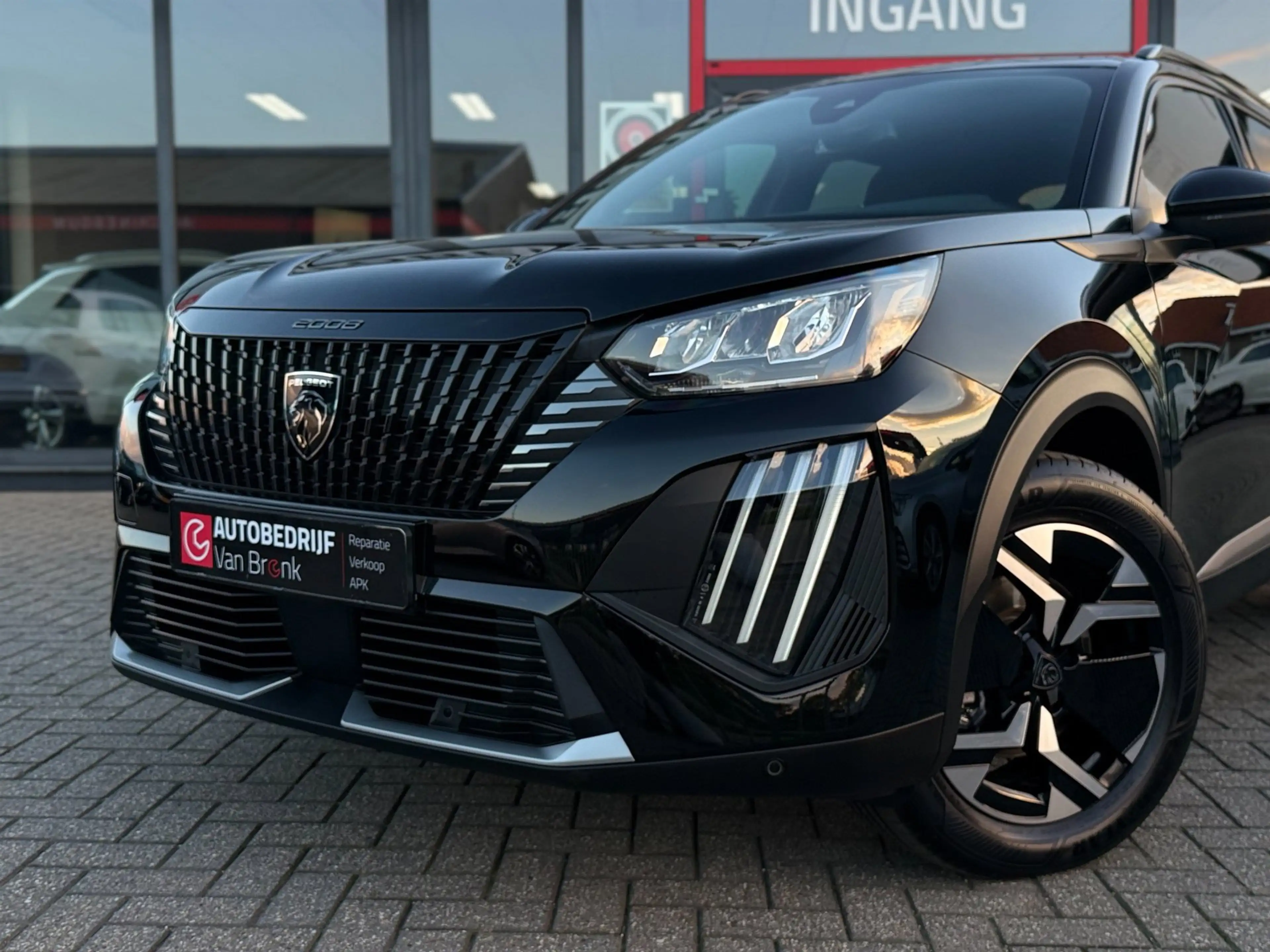 Peugeot 2008 1.2 Hybrid 145PK Allure | Carplay | Rijstrooksenso — photo 23