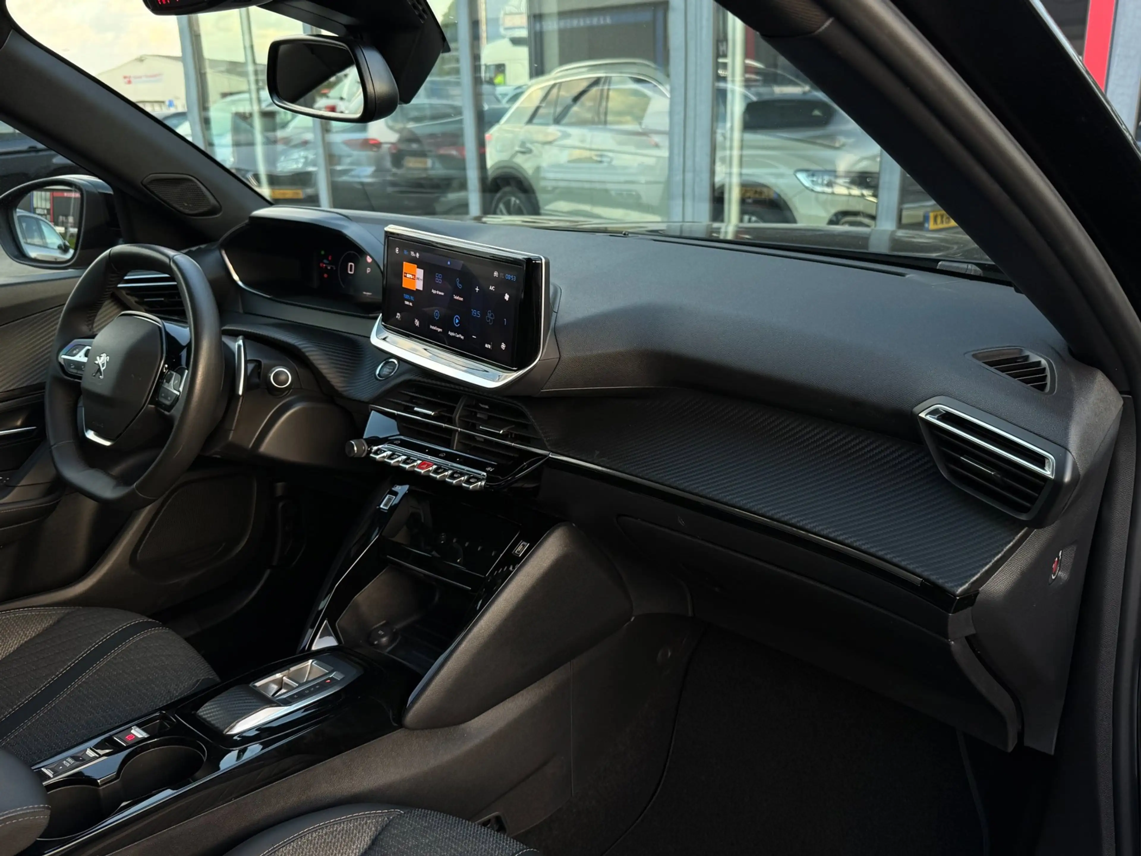 Peugeot 2008 1.2 Hybrid 145PK Allure | Carplay | Rijstrooksenso — photo 31