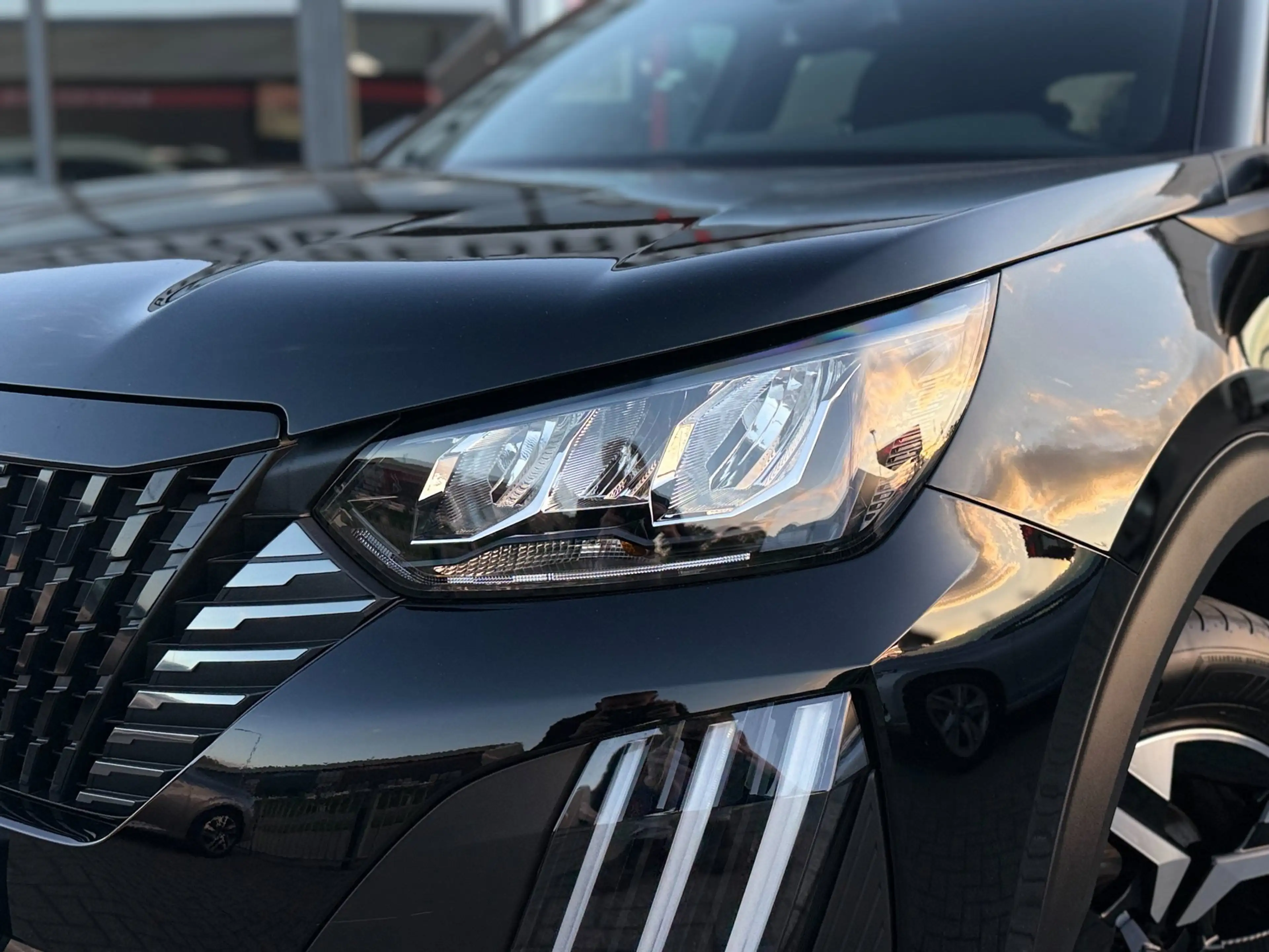 Peugeot 2008 1.2 Hybrid 145PK Allure | Carplay | Rijstrooksenso — photo 26