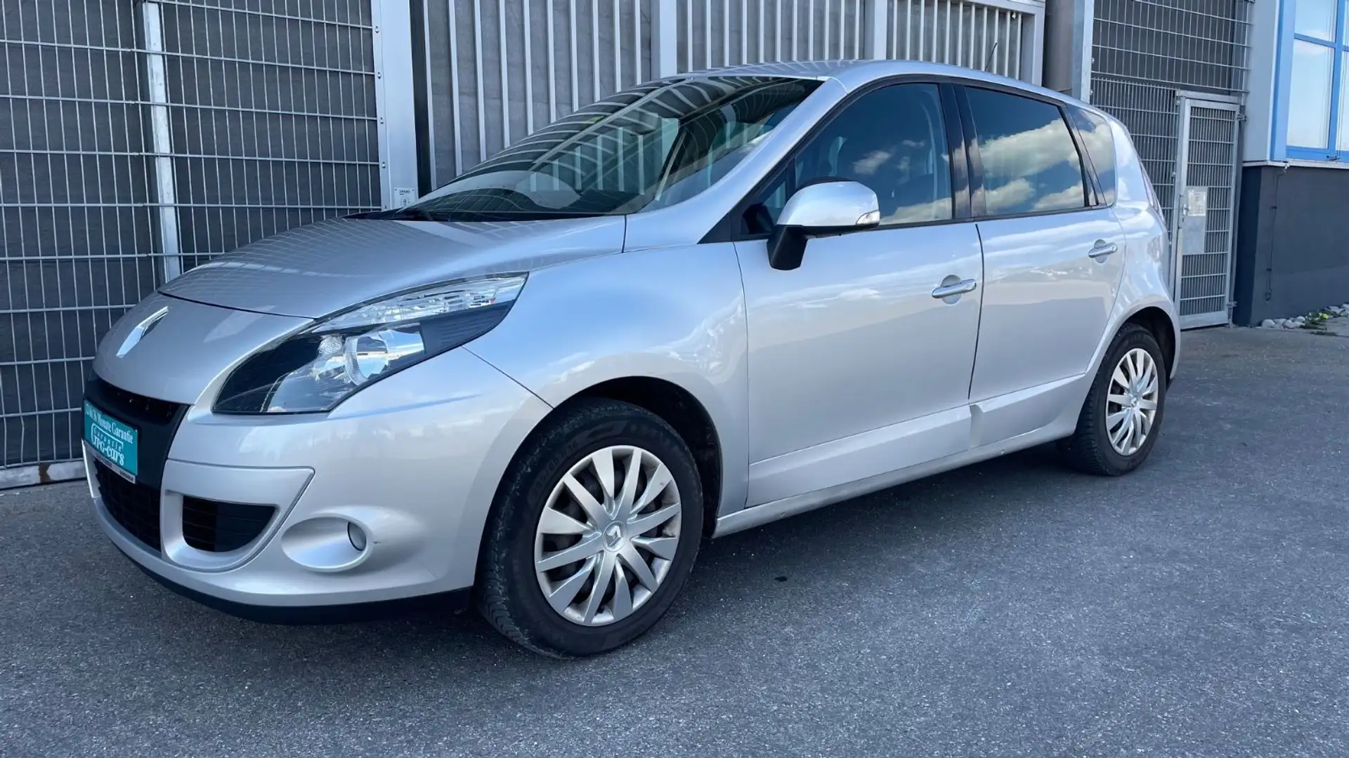 Renault Scenic 1.6 16V -Navi-AHK-SHZ-PDC-TÜV-Garantie Silber - 1