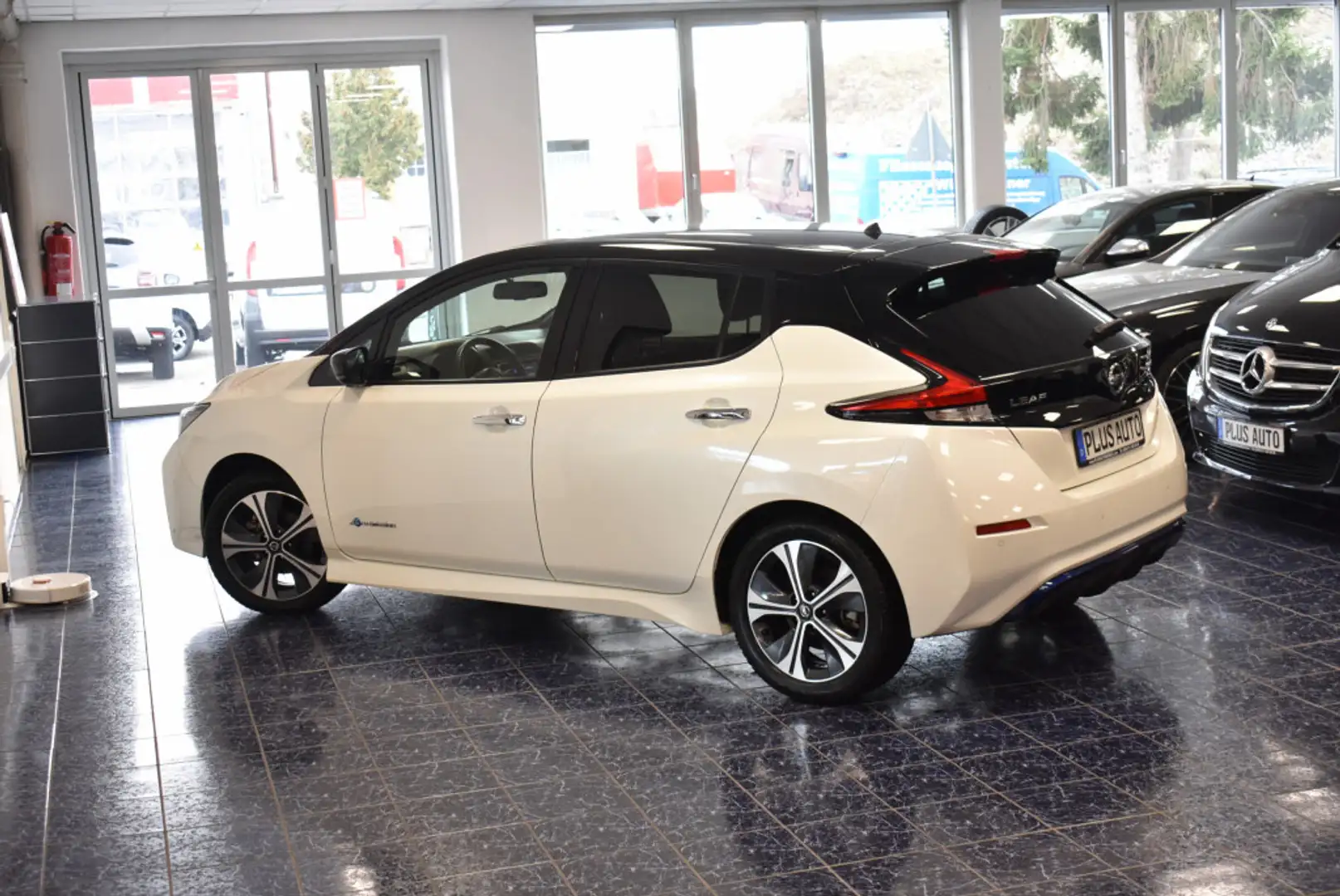 Nissan Leaf 40 kWh N-Connecta Navi 360° Kamera Weiß - 1