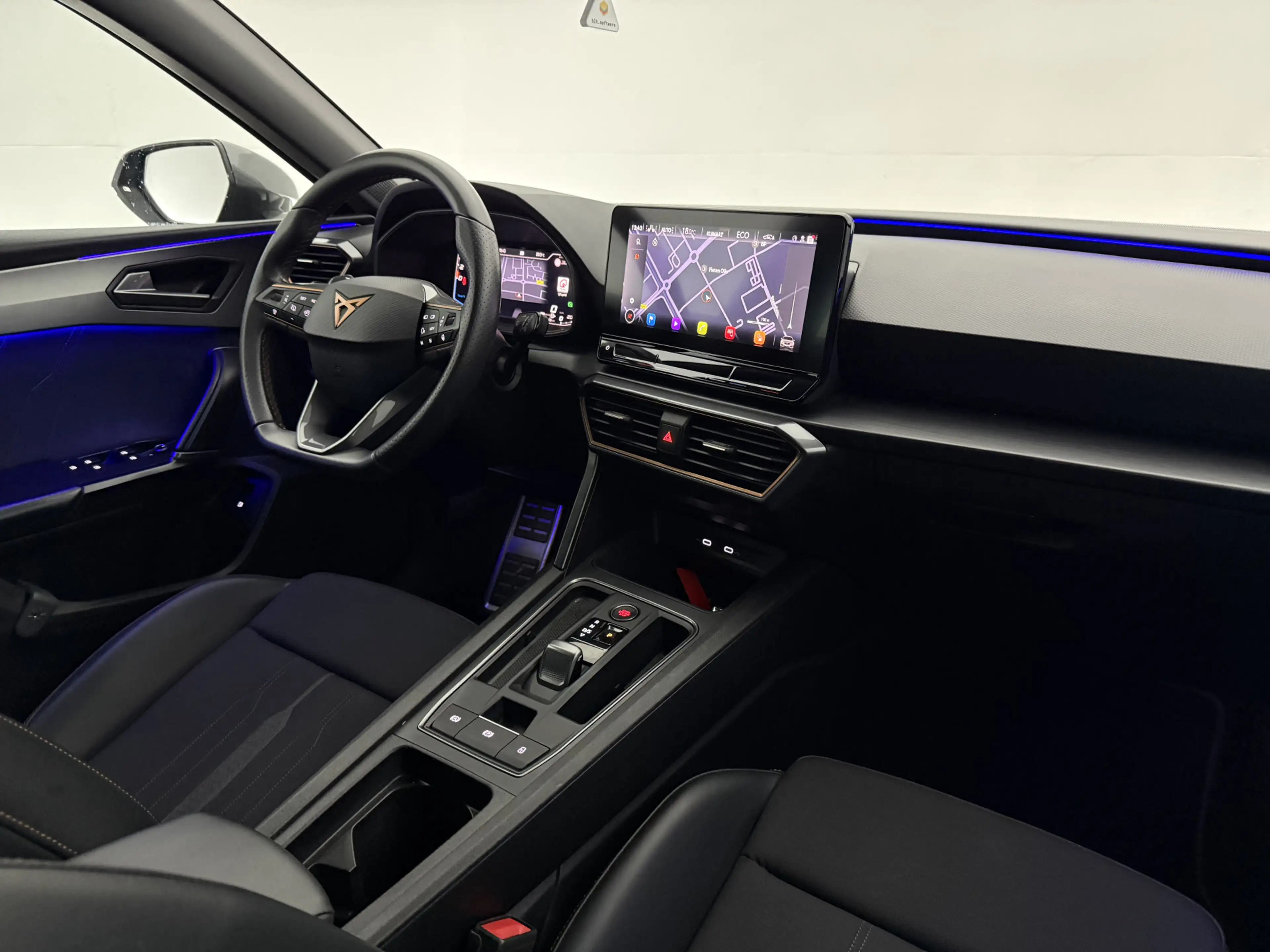 CUPRA Leon 1.4 TSI e-Hybrid VZ Adrenaline | Sfeer | Virtual | — photo 4