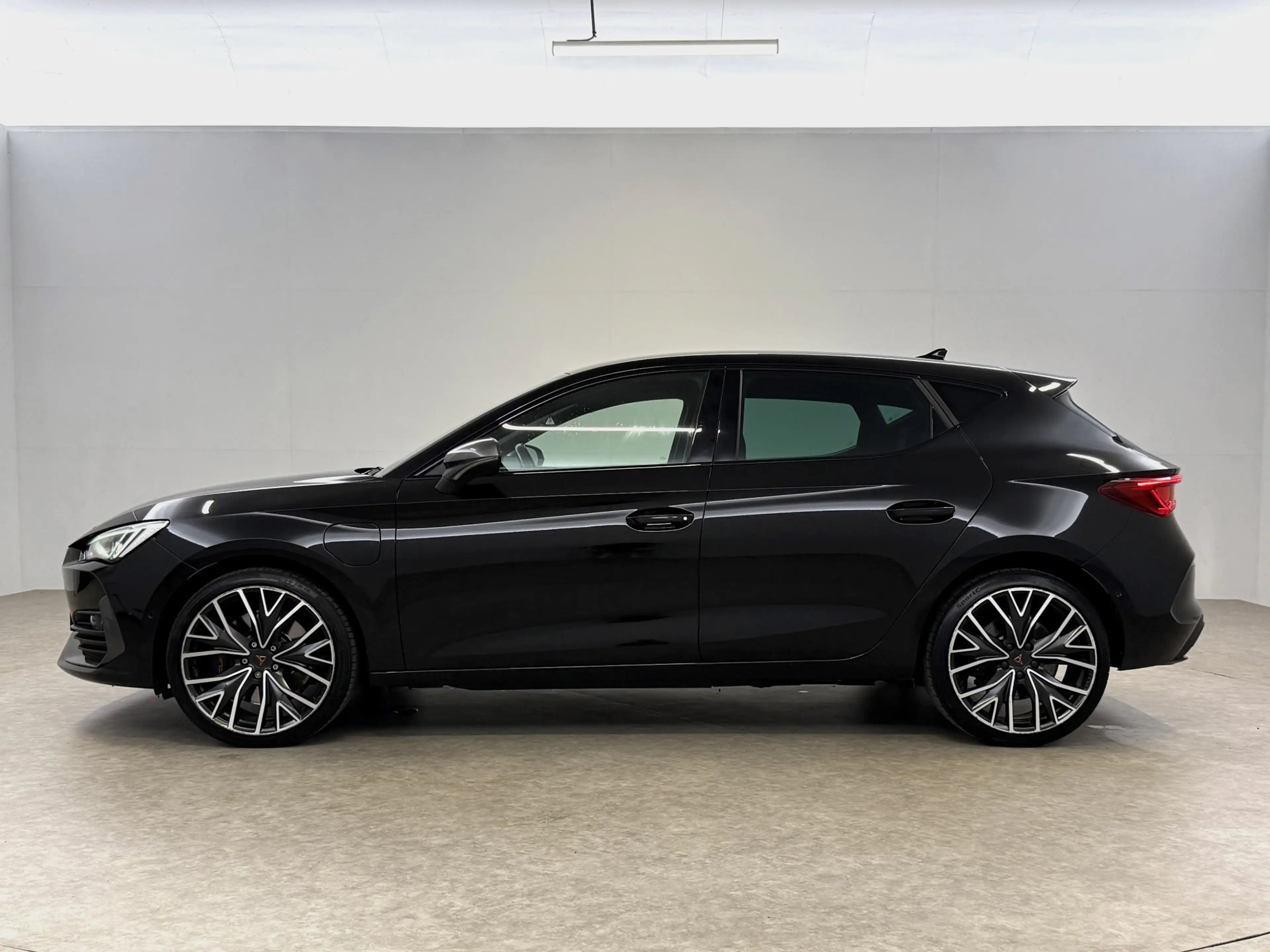 CUPRA Leon 1.4 TSI e-Hybrid VZ Adrenaline | Sfeer | Virtual | — photo 11