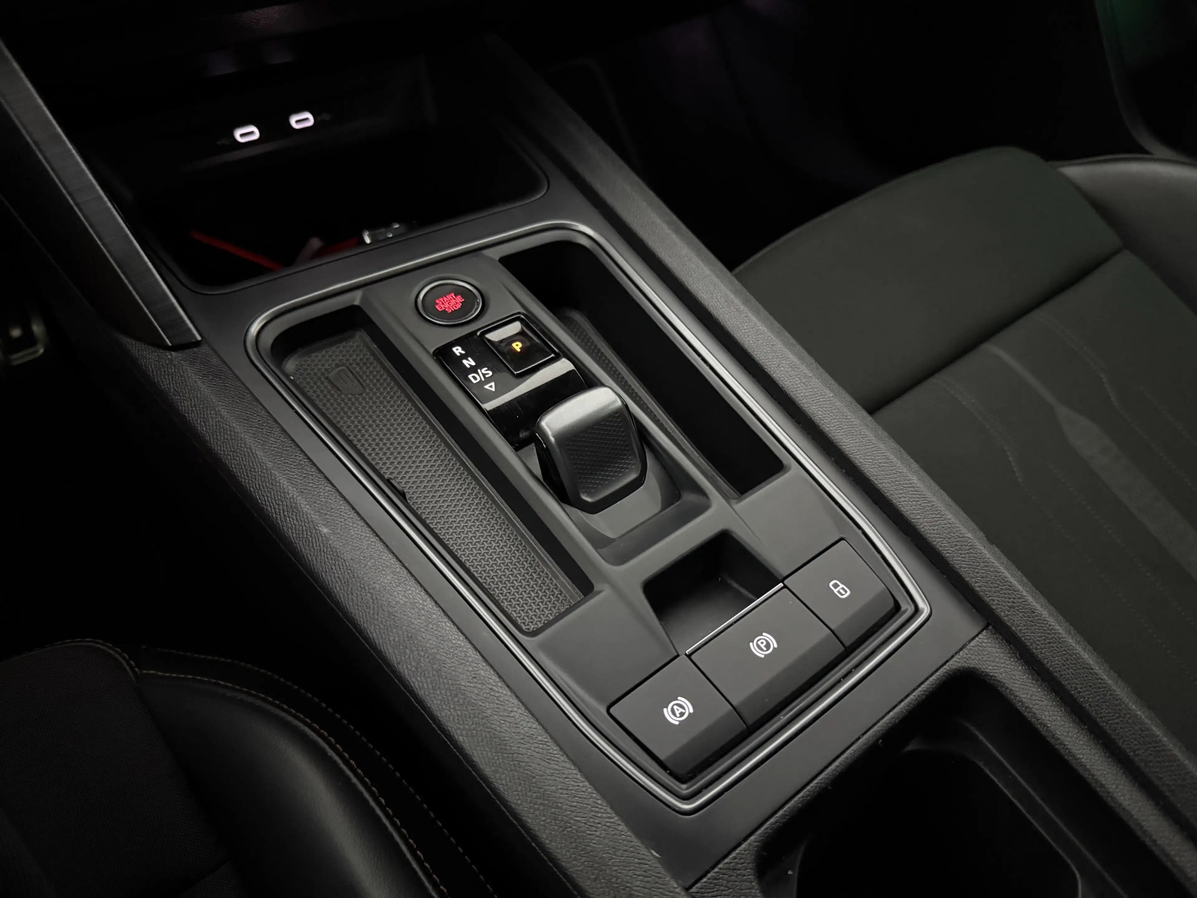 CUPRA Leon 1.4 TSI e-Hybrid VZ Adrenaline | Sfeer | Virtual | — photo 31