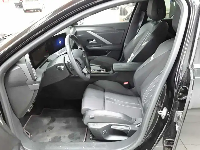 Opel Astra view 7