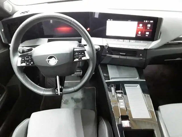 Opel Astra view 10