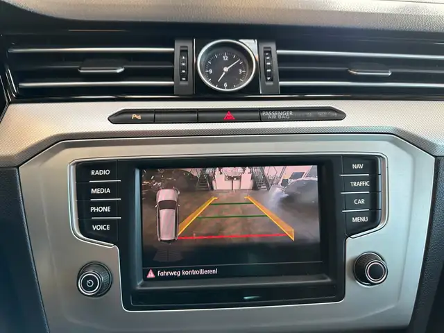 Volkswagen Passat view 15
