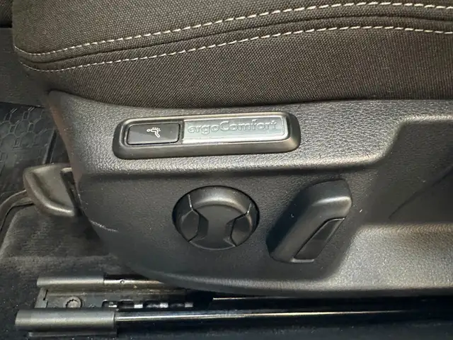 Volkswagen Passat view 12