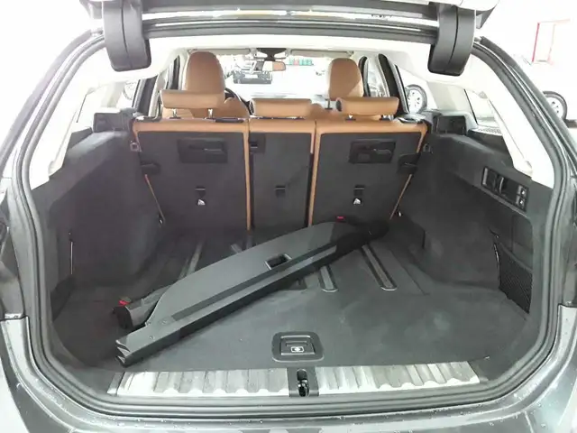 BMW 3 Series view 15