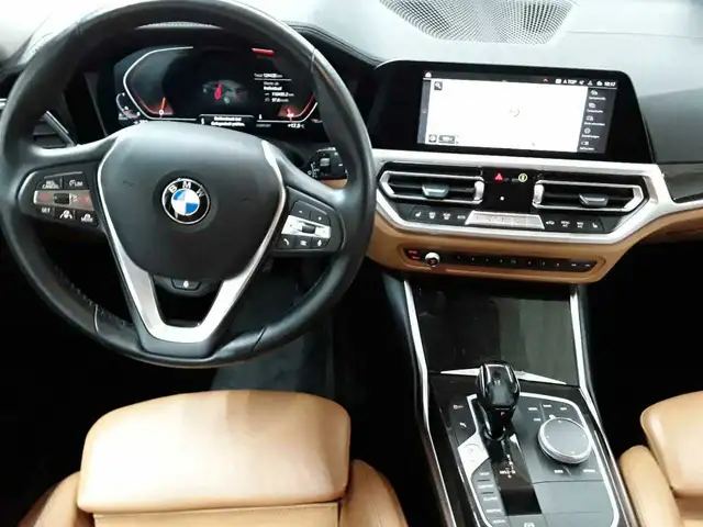 BMW 3 Series view 10