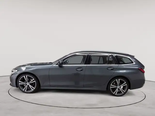 BMW 3 Series view 6