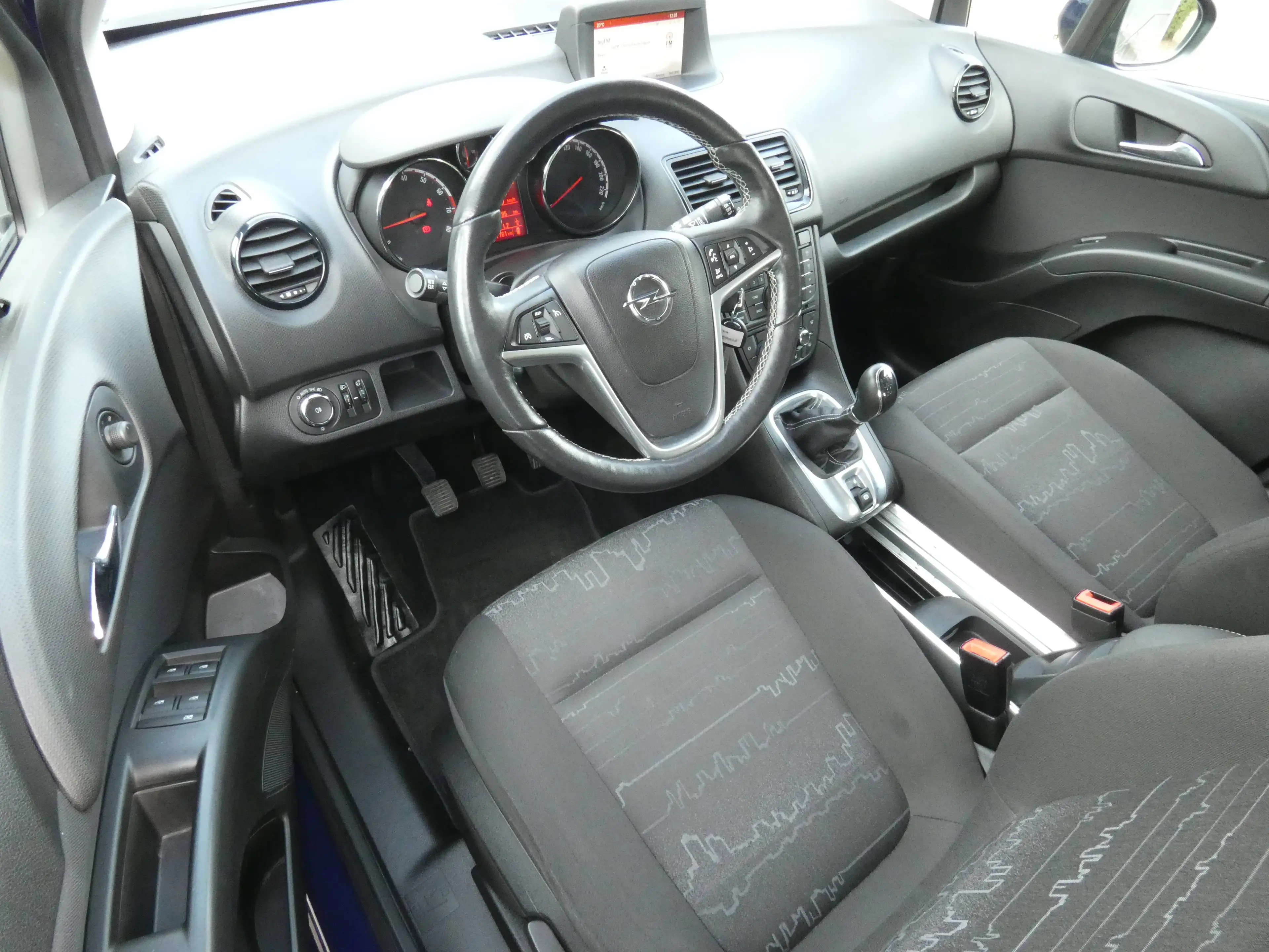 Opel Meriva Edition 1.4 — photo 11