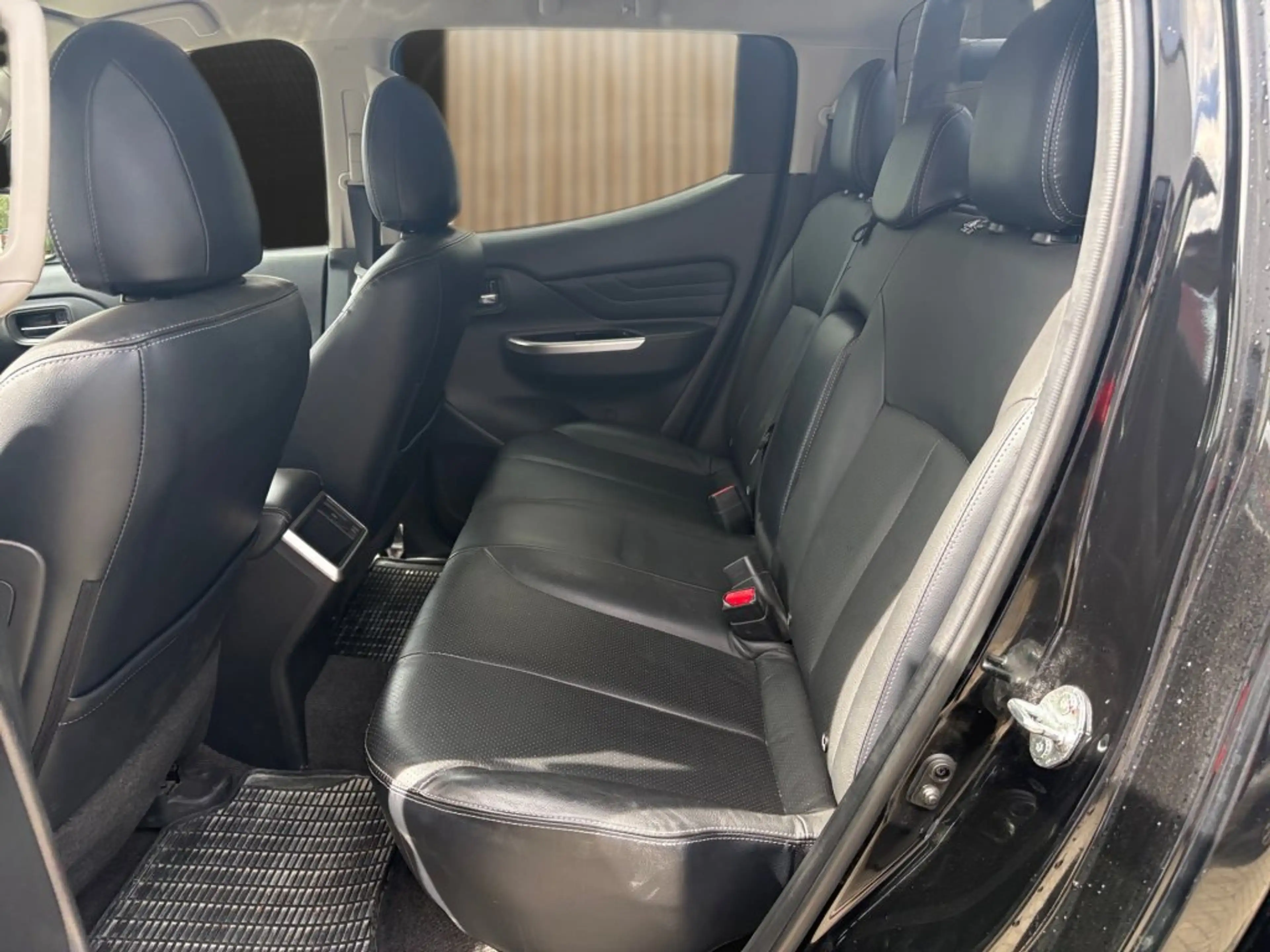 Mitsubishi L200 4x4 2.2 DI-D, Diamond Doppelkabine 4WD — photo 11