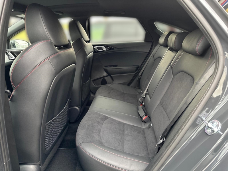 Kia ProCeed / pro_cee'd GT 1.6T DCT7 Glasdach Komfort Kamera ACC JBL-Sound — photo 11