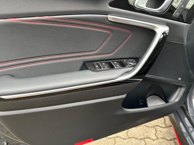 Kia ProCeed / pro_cee'd GT 1.6T DCT7 Glasdach Komfort Kamera ACC JBL-Sound — photo 15
