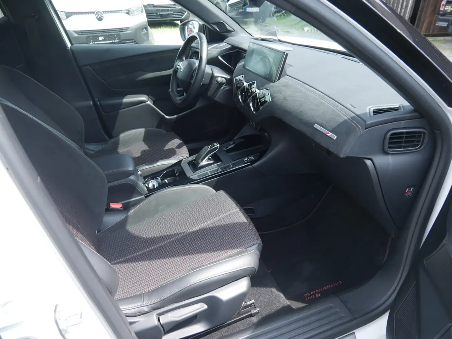 DS Automobiles DS 3 Crossback E-Tense Perfomance Line+ HUD Weiß - 2