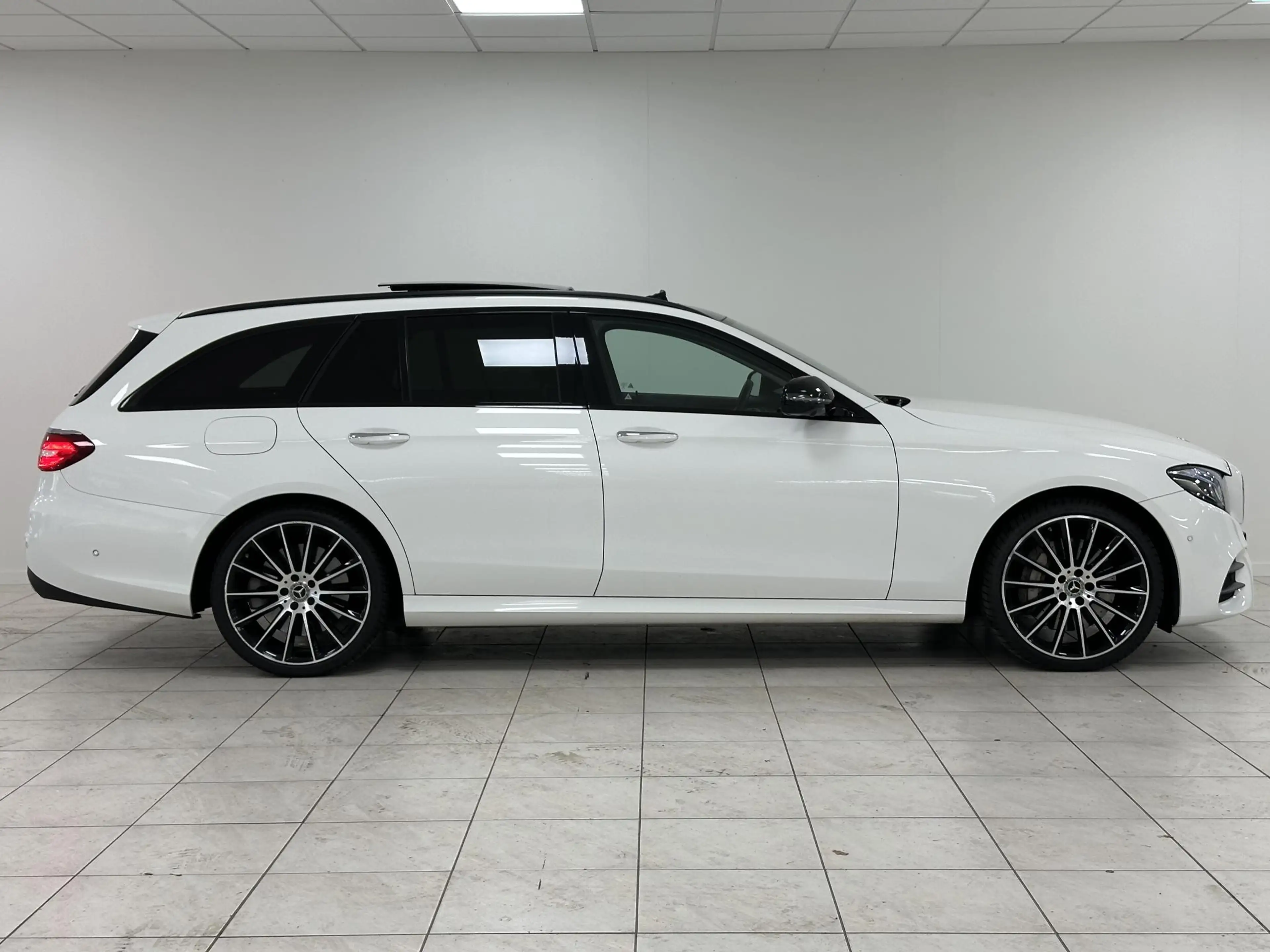 Mercedes-Benz E 400 Estate 4MATIC Premium Plus ELEKTRISCHE TRAKHAAK | — photo 21